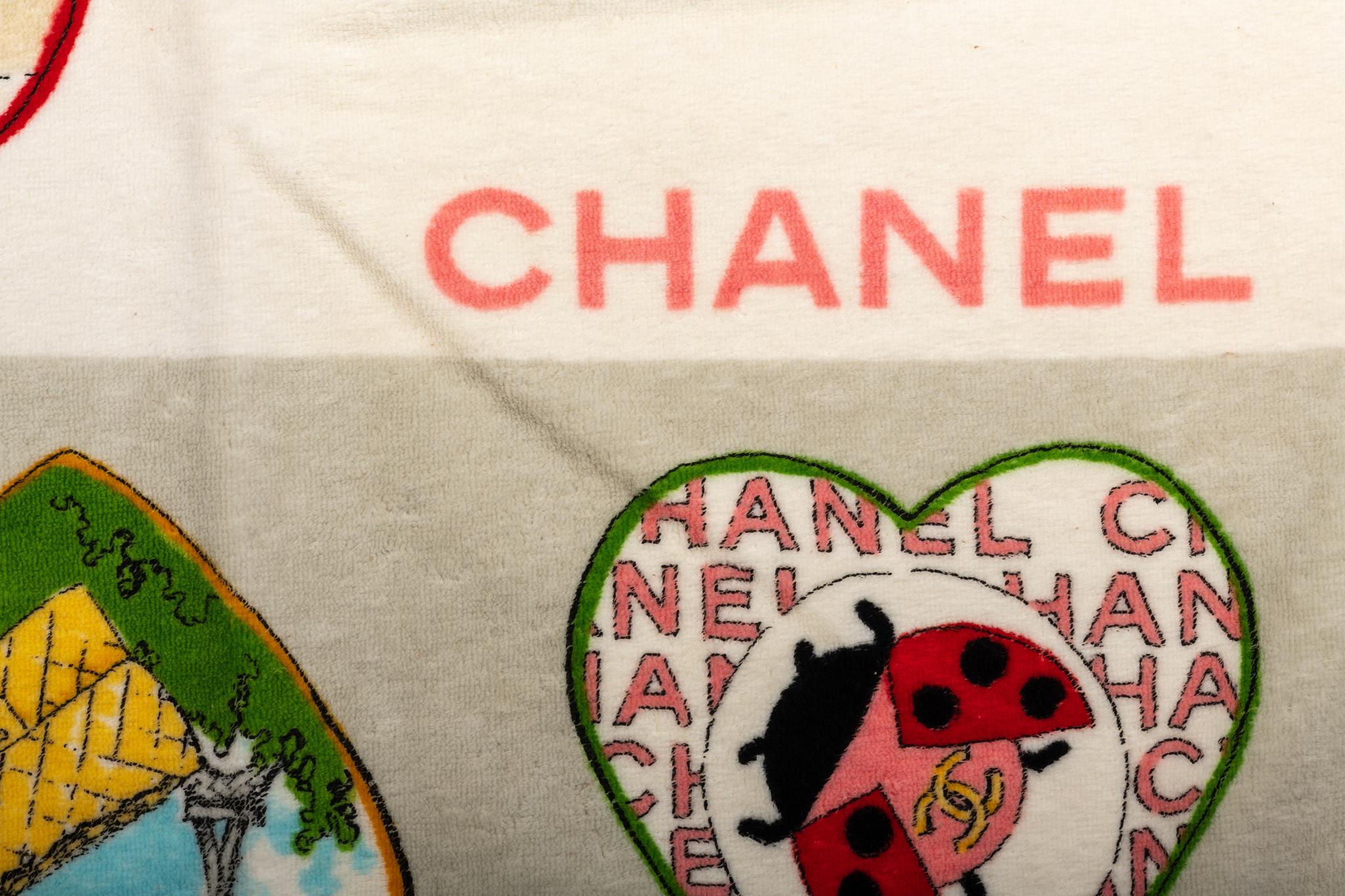 Neu Chanel Heart Logo Strandtuch (Beige)