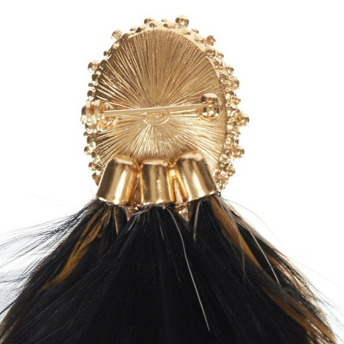 new CHANEL KARL LAGERFELD gold crystal embellished CC feather pin brooch In Excellent Condition In Hong Kong, NT