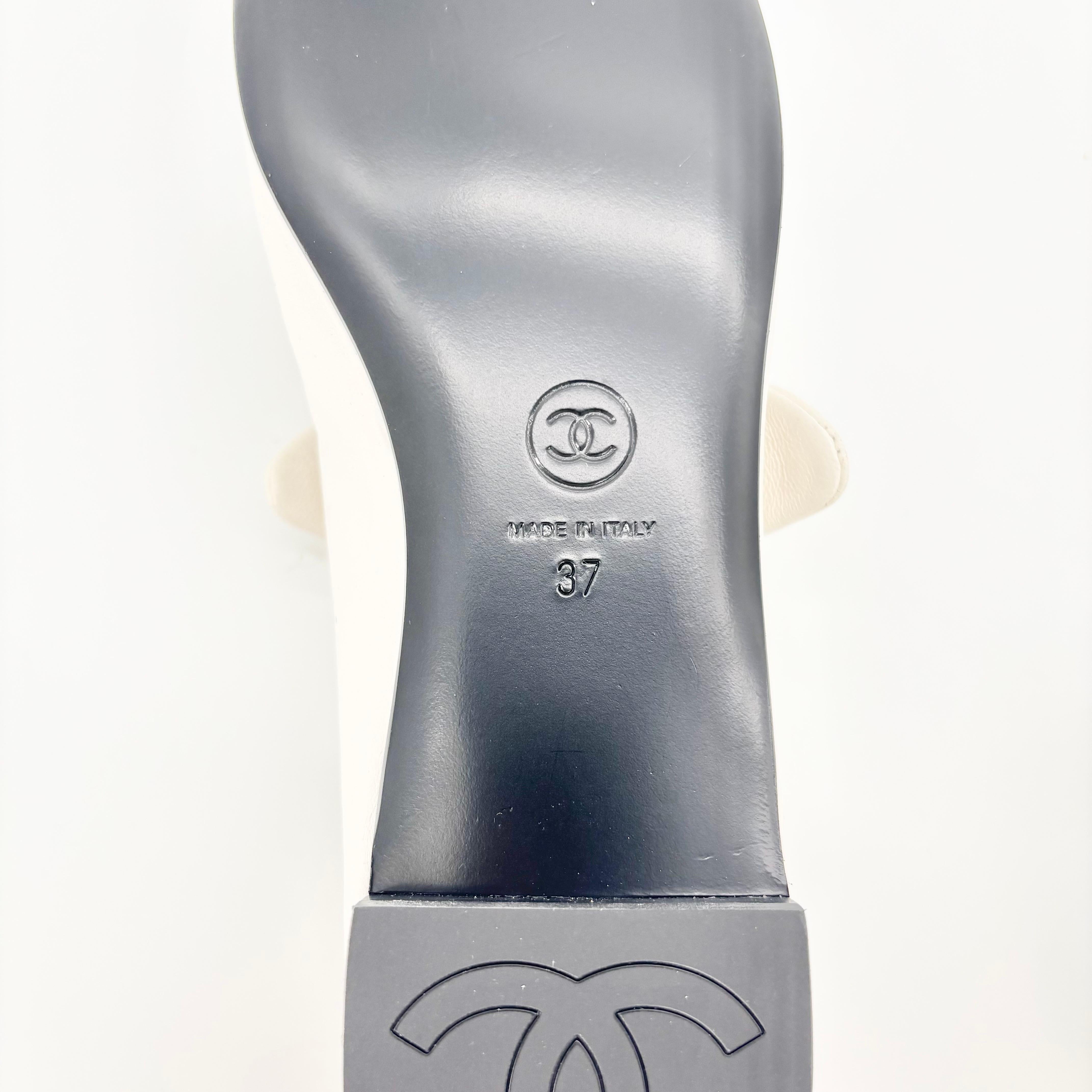 NEW Chanel Lambskin Bow Maryjane CC Cap Toe Flats 37 in vendita 3