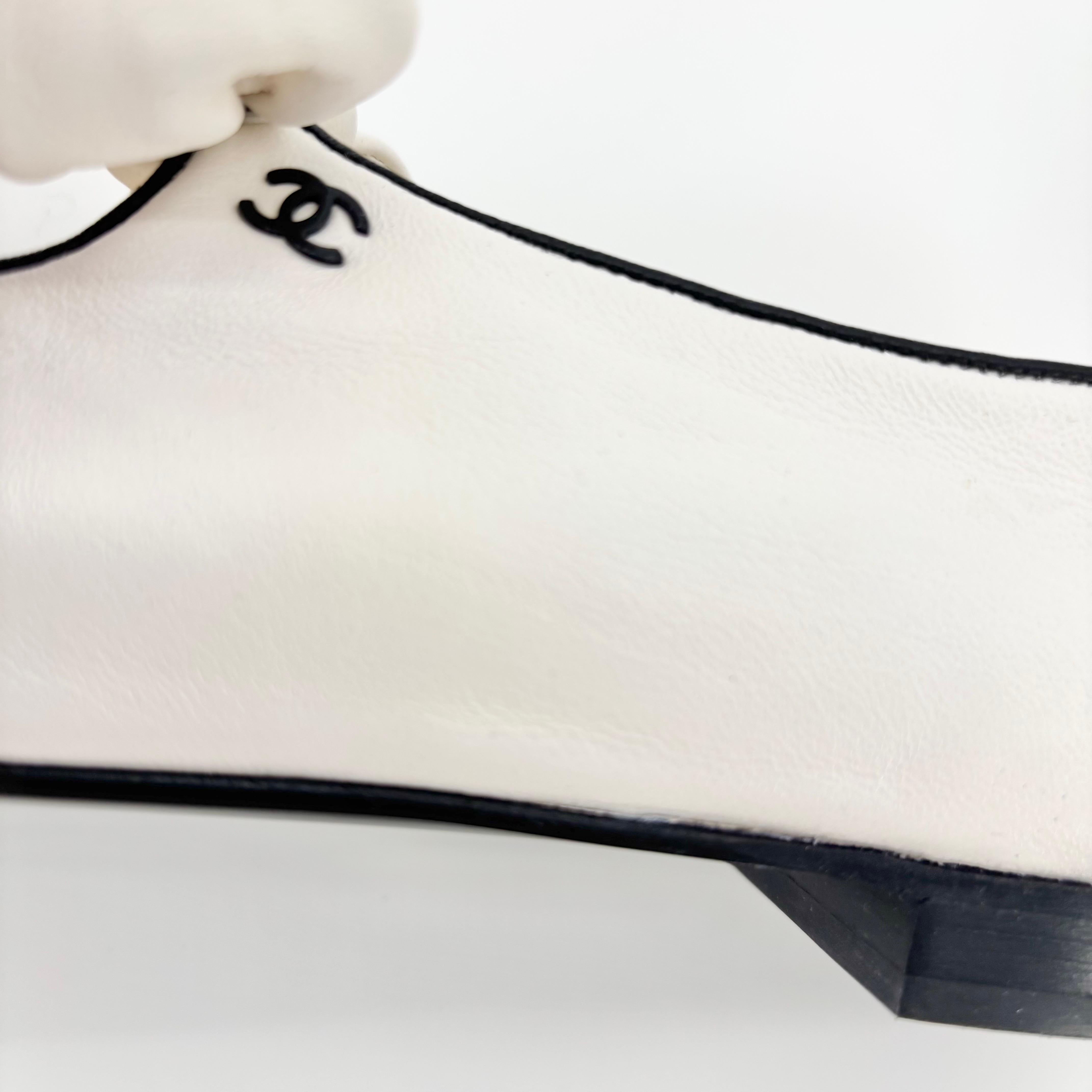 NEW Chanel Lambskin Bow Maryjane CC Cap Toe Flats 37 in vendita 4