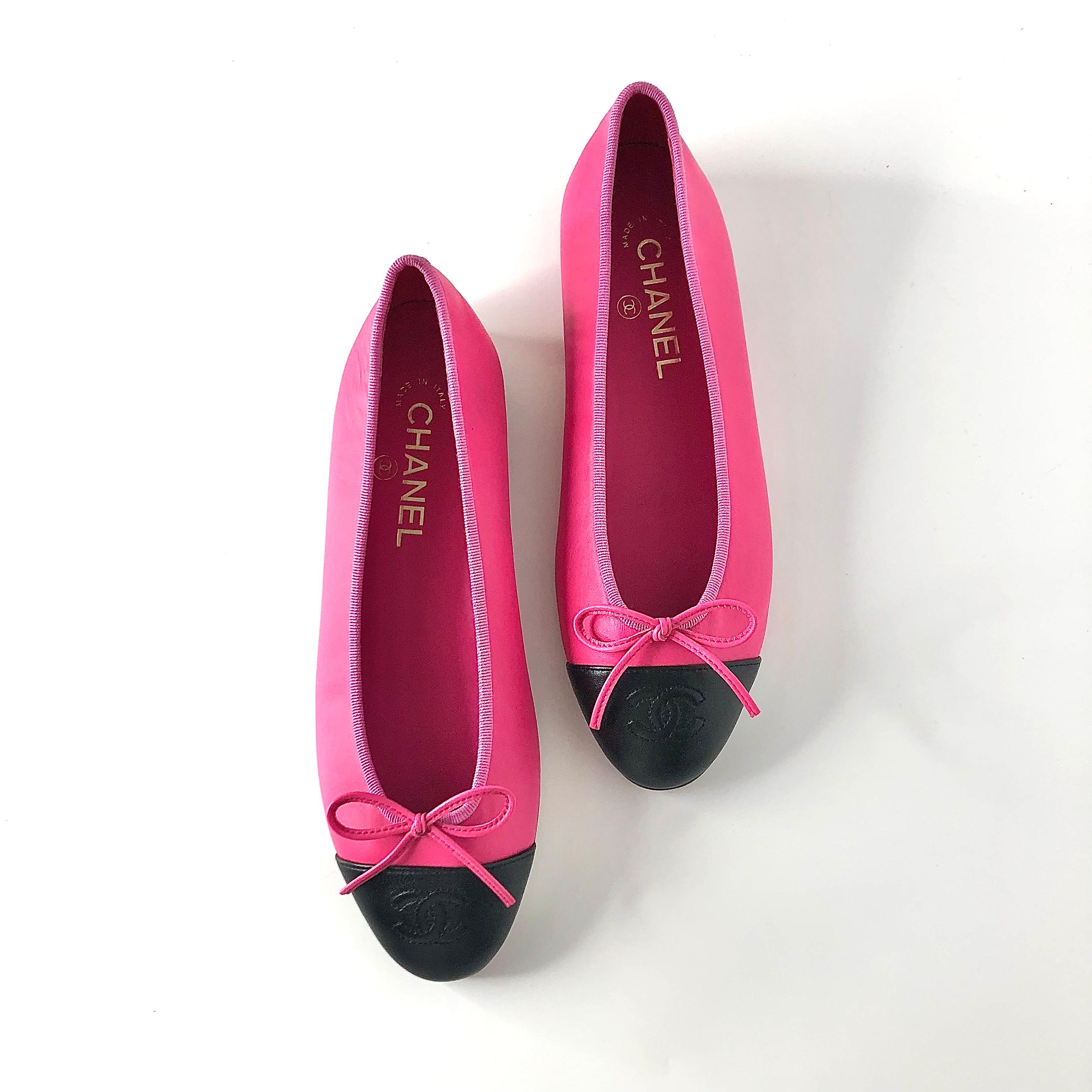 Rosa NEW Chanel Lambskin CC Logo Bow Fuchsia Cap Toe Ballerina Flats 38 in vendita