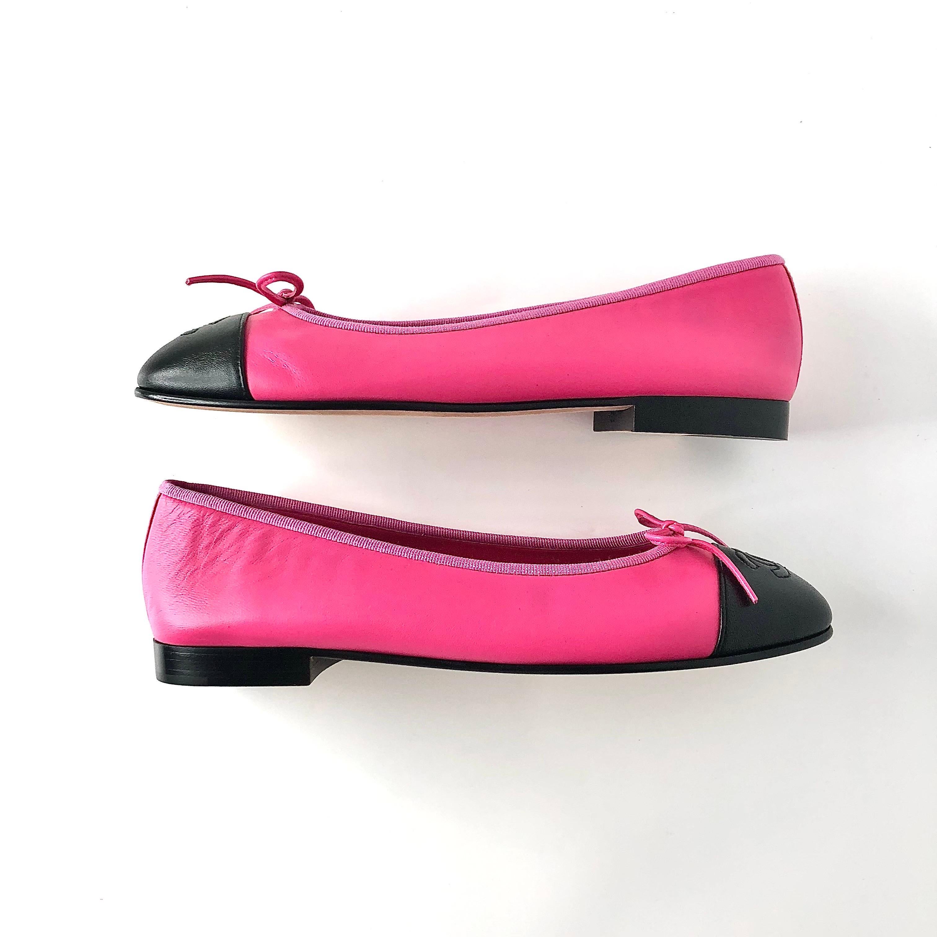 NEW Chanel Lambskin CC Logo Bow Fuchsia Cap Toe Ballerina Flats 38 in vendita 1