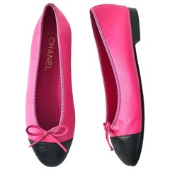 NEW Chanel Lambskin CC Logo Bow Fuchsia Cap Toe Ballerina Flats 38