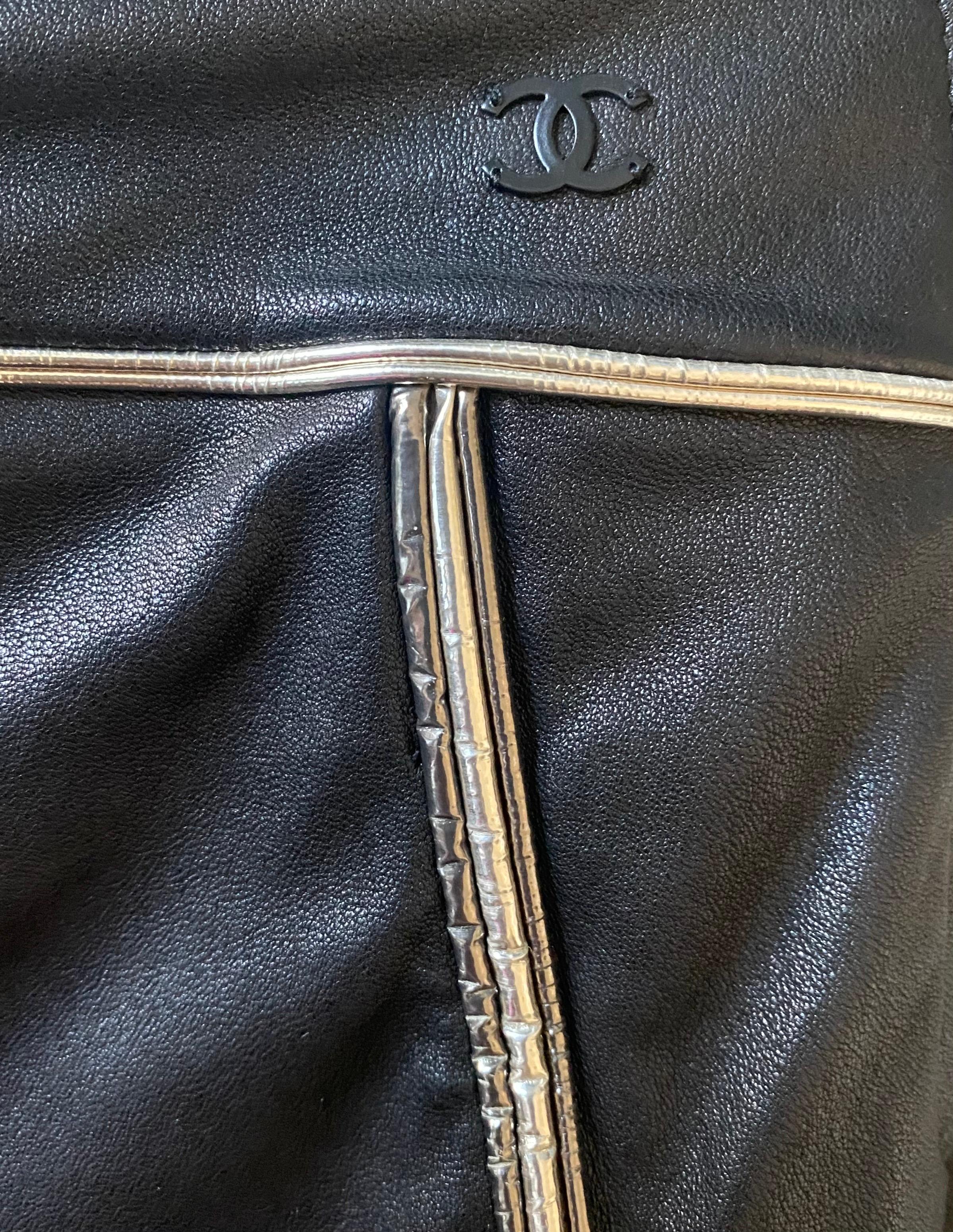 Black NEW Chanel Lambskin Stretch Skinny Leather Pants with Metallic Trim CC Logo 38 For Sale