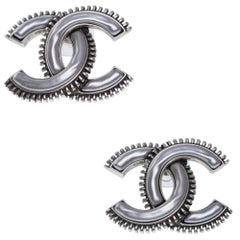 New Chanel Maxi CC Earrings in Enamel and silver metal