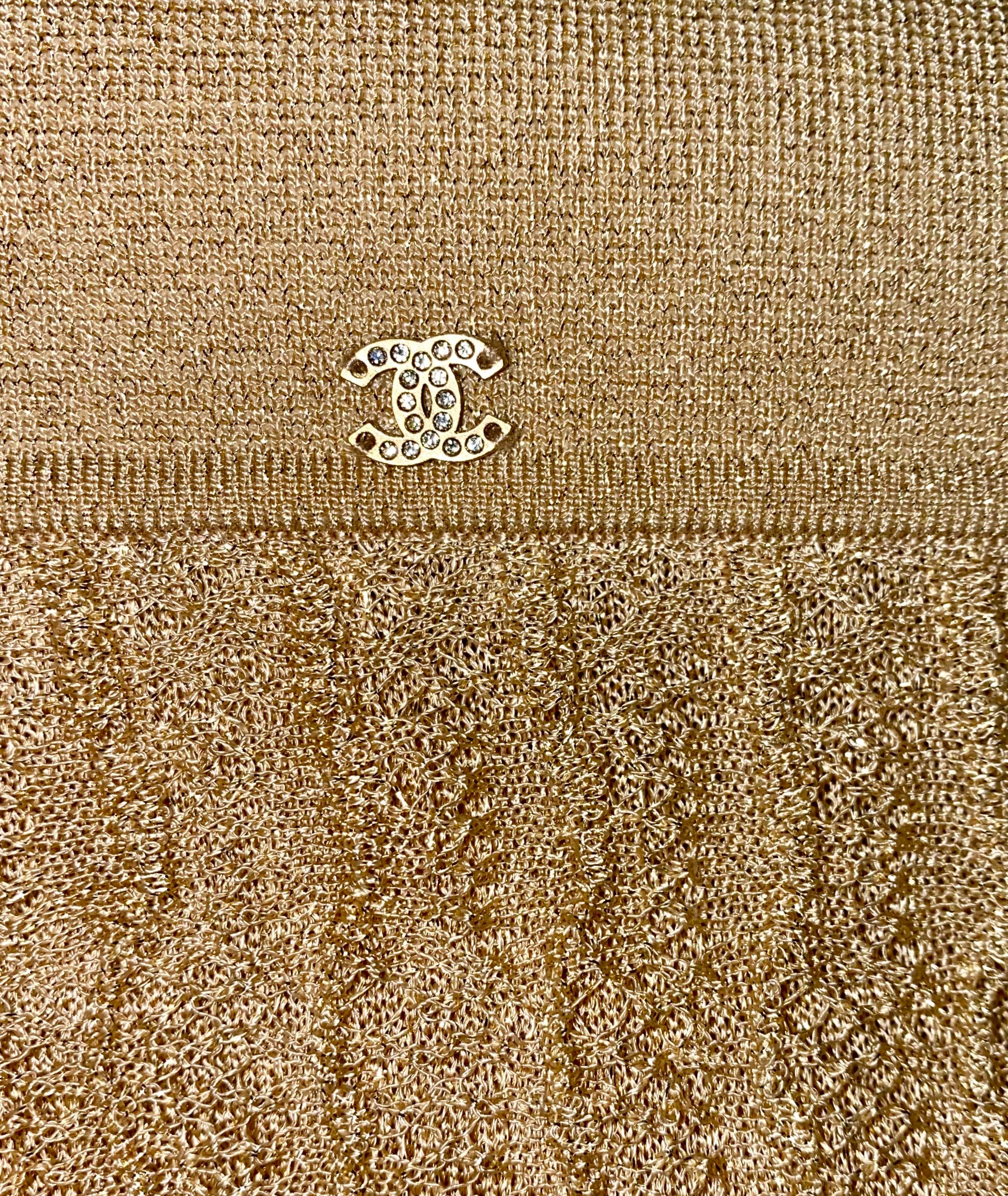 Chanel - Robe longue Métiers d'Art en maille crochet métallique dorée, état neuf Pour femmes en vente