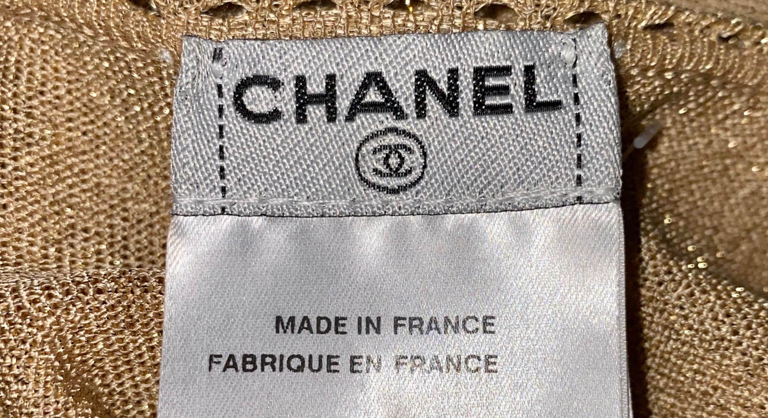 Women's UNWORN Chanel Métiers d’Art Gold Metallic Crochet Knit Maxi Dress Gown 40 For Sale