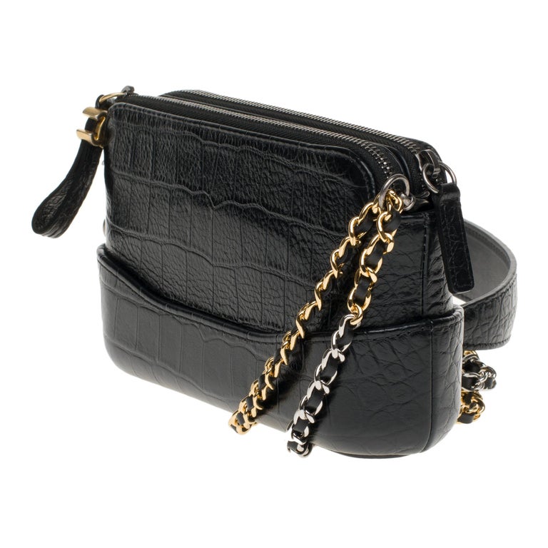 New-Chanel Mini Gabrielle shoulder bag in black calf embossed in