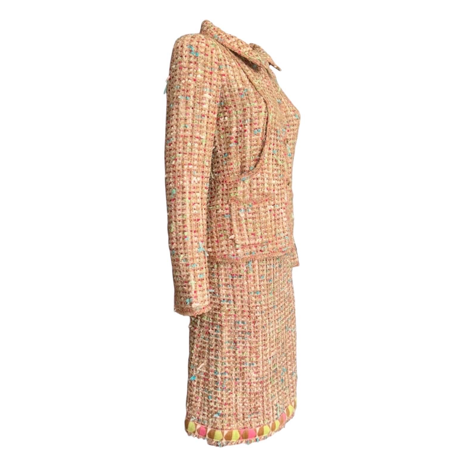 Beautiful CHANEL fantasy tweed jacket with matching skirt
CHANEL at it's best - this suit is almost like Couture!
A CHANEL signature item that will last you for many years
Both pieces can be combined as suit or worn single - always stunning!
Perfect
