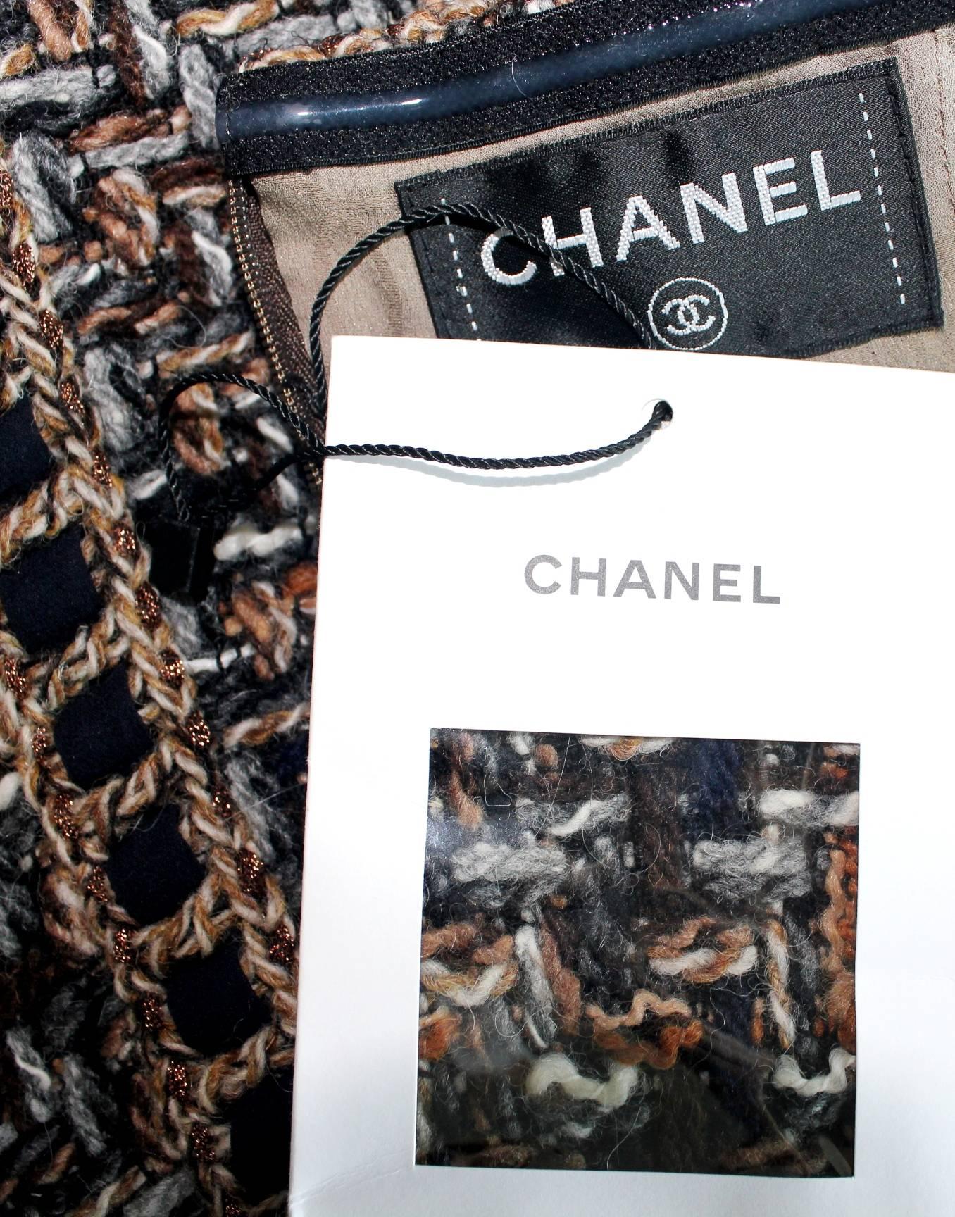 NUOVO Vestito Chanel in tweed fantasia metallizzato con dettagli a treccia 40 in vendita 1
