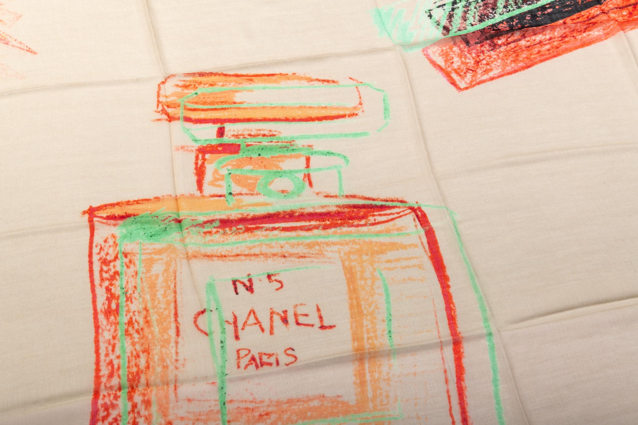 Nouveau Châle en soie cachemire Chanel No.5 Pour femmes en vente