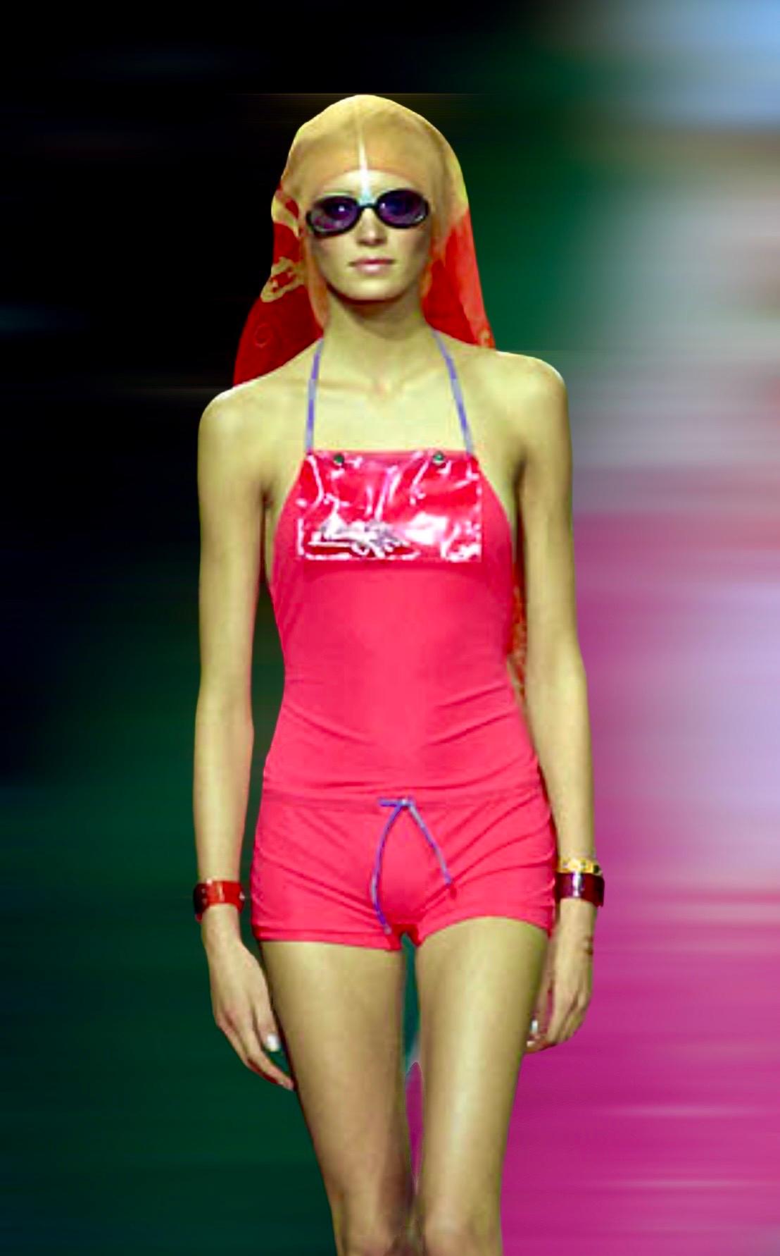 UNWORN Chanel One-Piece Logo Swimsuit Bodysuit Swimwear Beachwear 38 For Sale 3