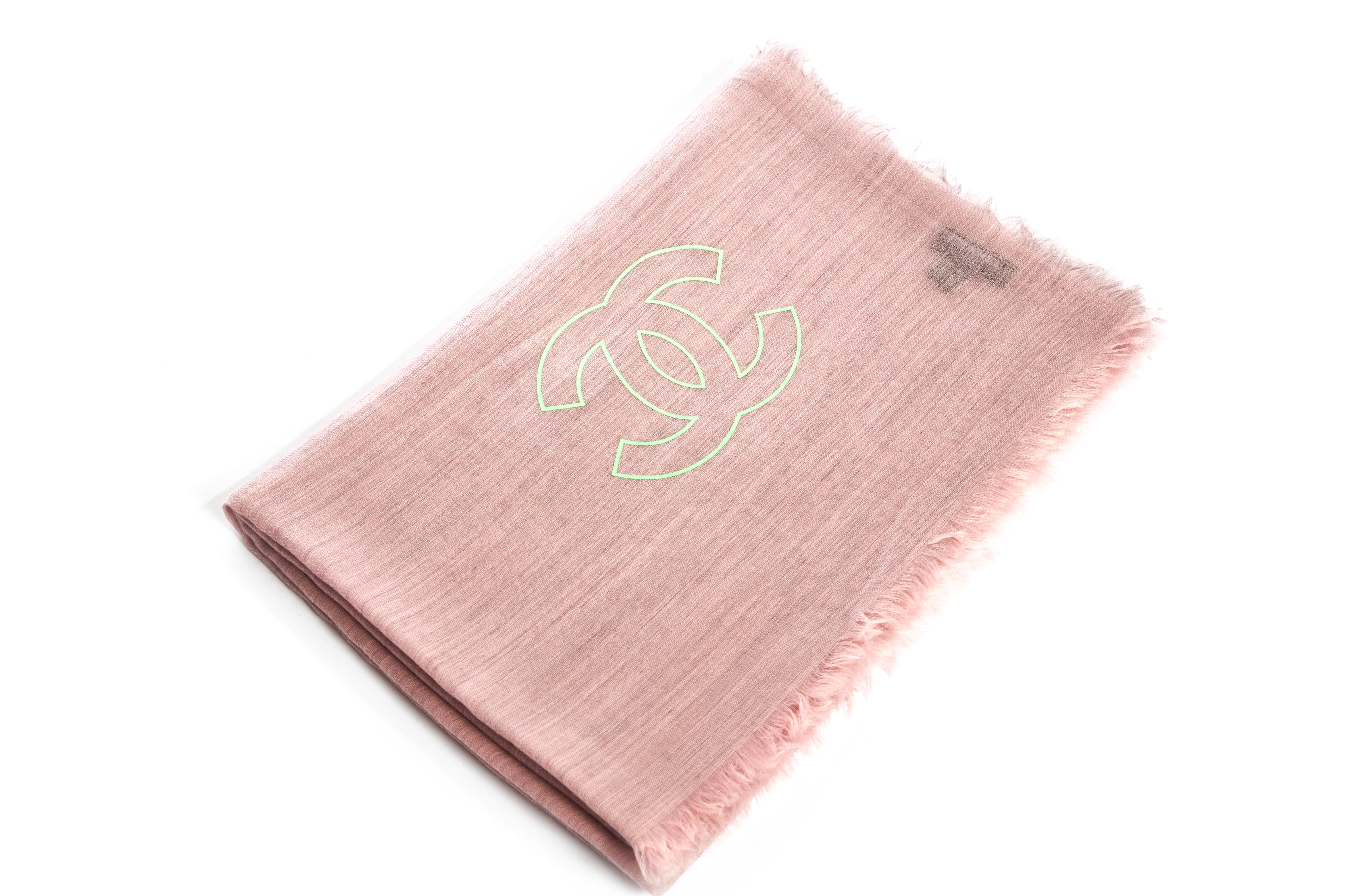Neu Chanel Rosa Kaschmir Seidenschal (Beige)