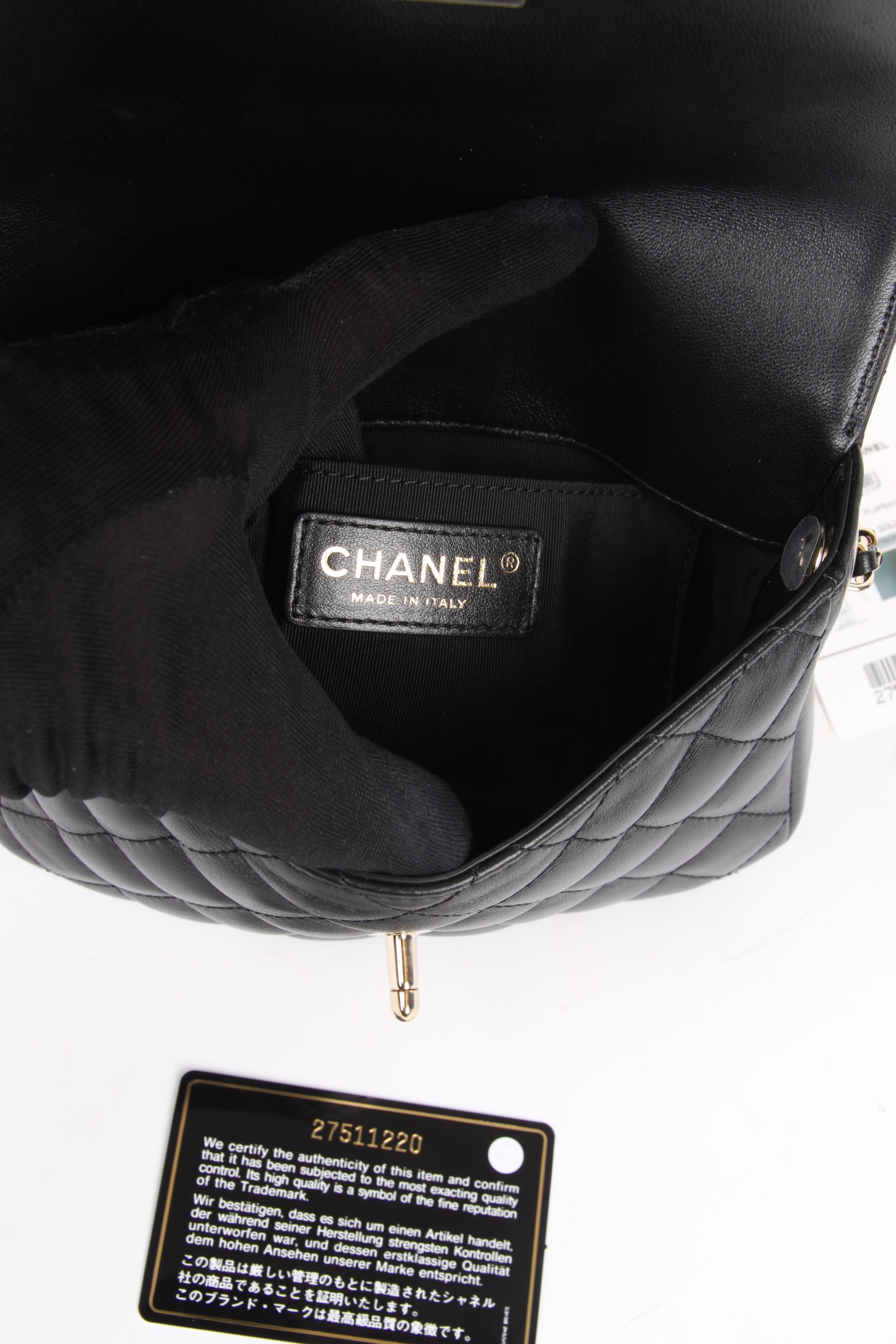 From the latest collection, storefresh! Two small bags attached above each other, together they are named Chanel Side Packs.

A marvellous set; the bottom bag is rectangular, fully quilted on the front and back and has CC turnlock closure. Lining in