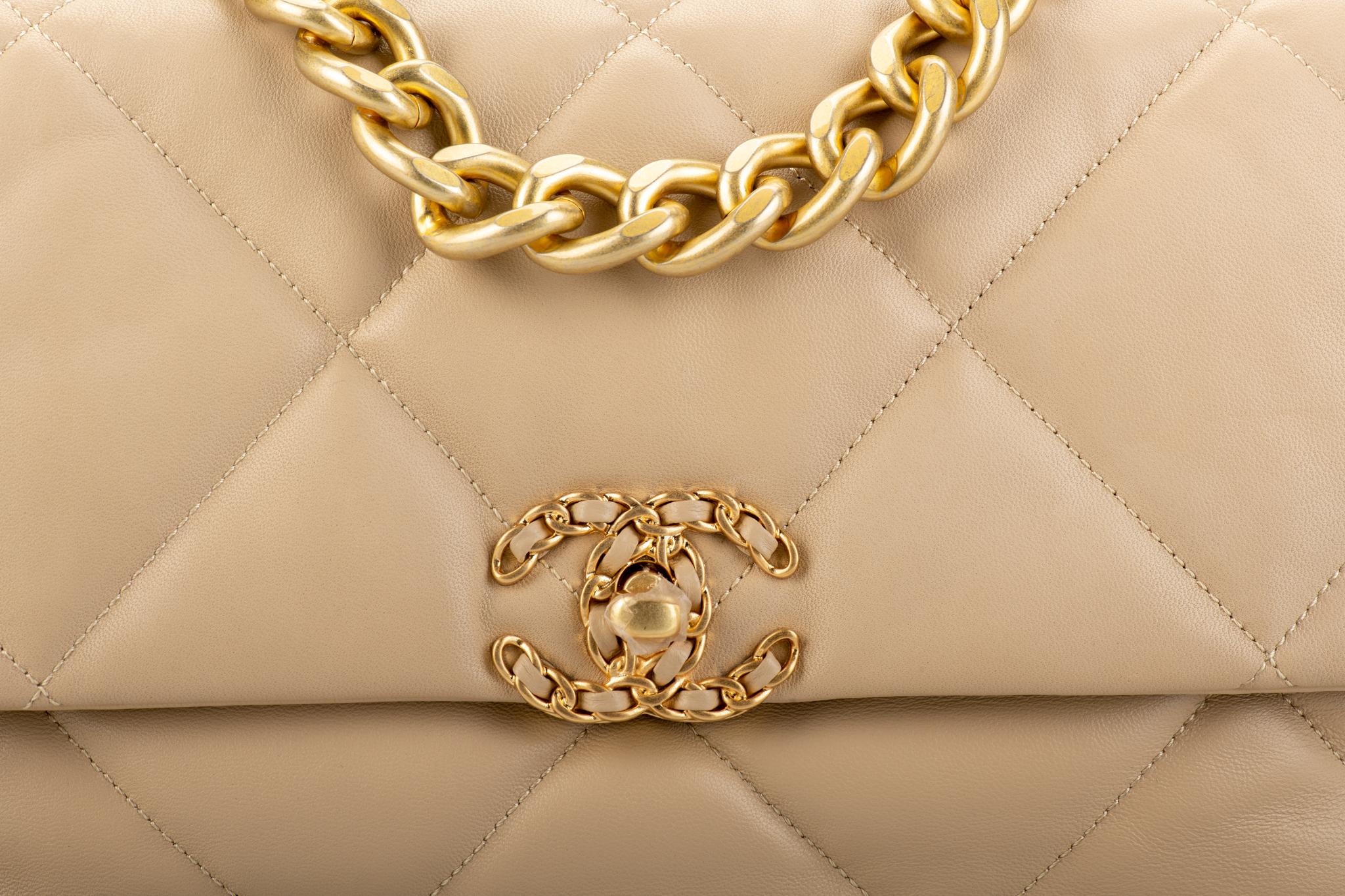 Women's New Chanel Rare Quilted Beige 19 Bag 