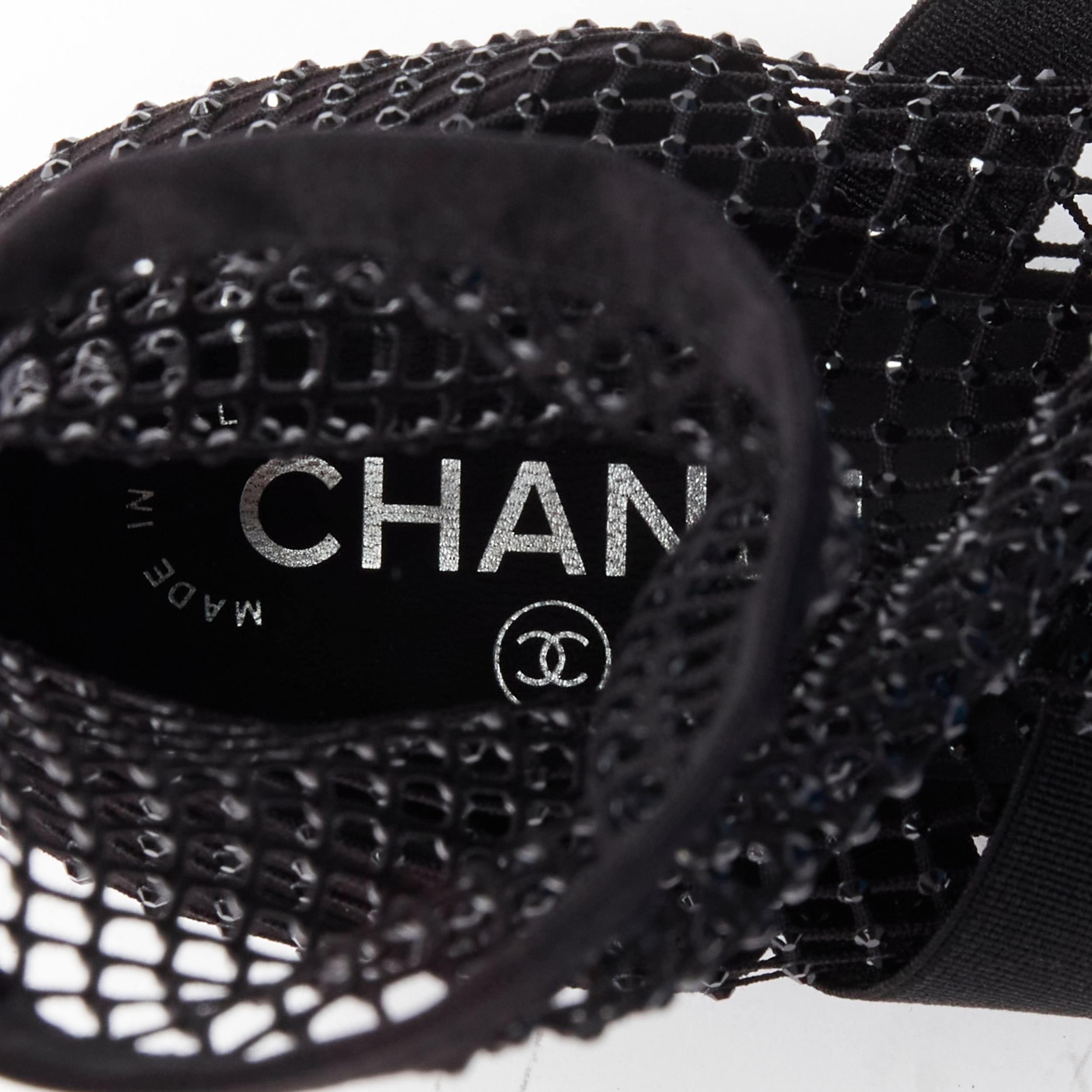 new CHANEL Runway  crystal embellished bow CC pearl fishnet chunky heels EU39 6