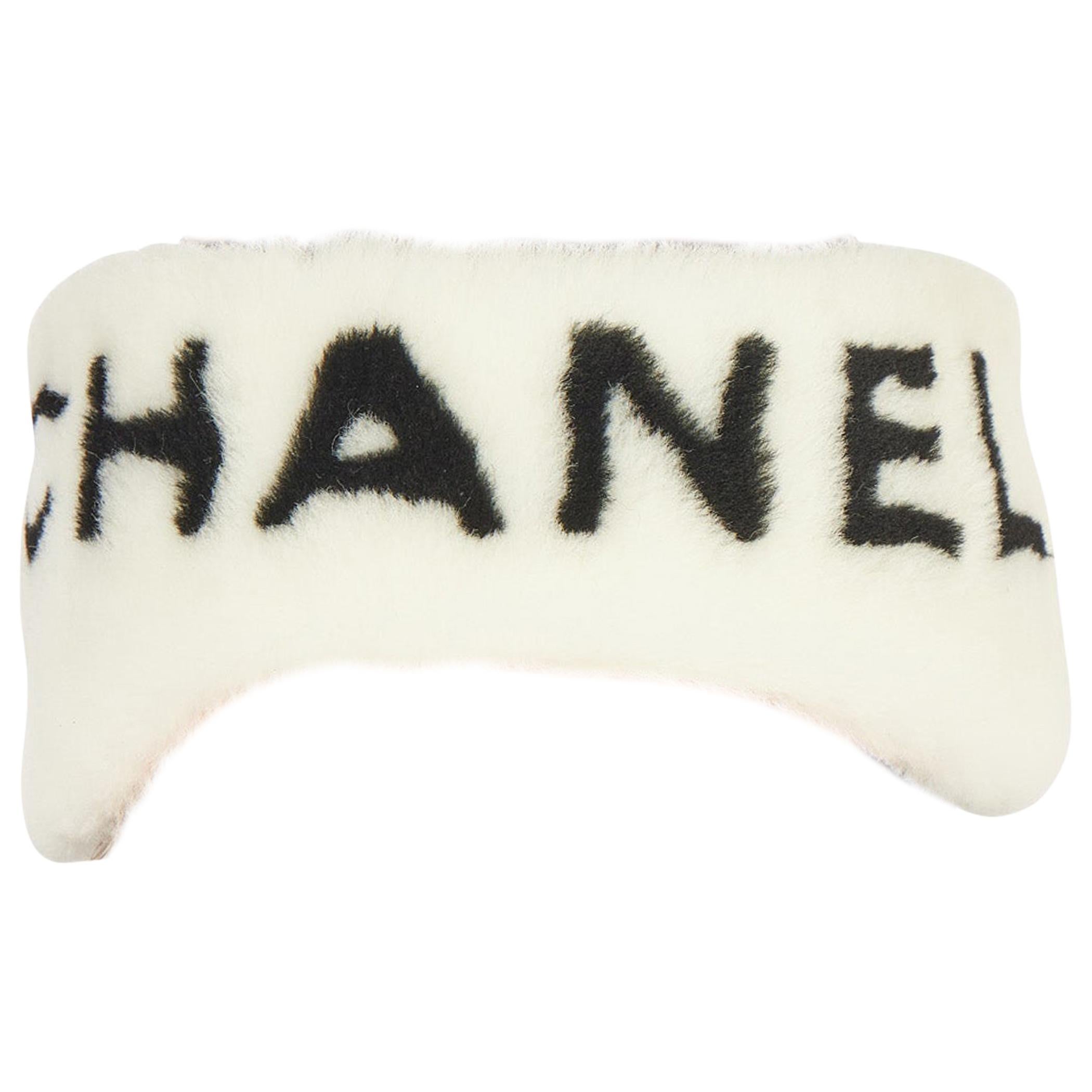 Bandeau Chanel blanc en peau de mouton, neuf dans sa boîte en vente