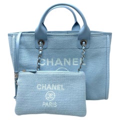 NEU Chanel Kleine Deauville Einkaufstasche Blau Boucle Silber Hardware Tote Bag