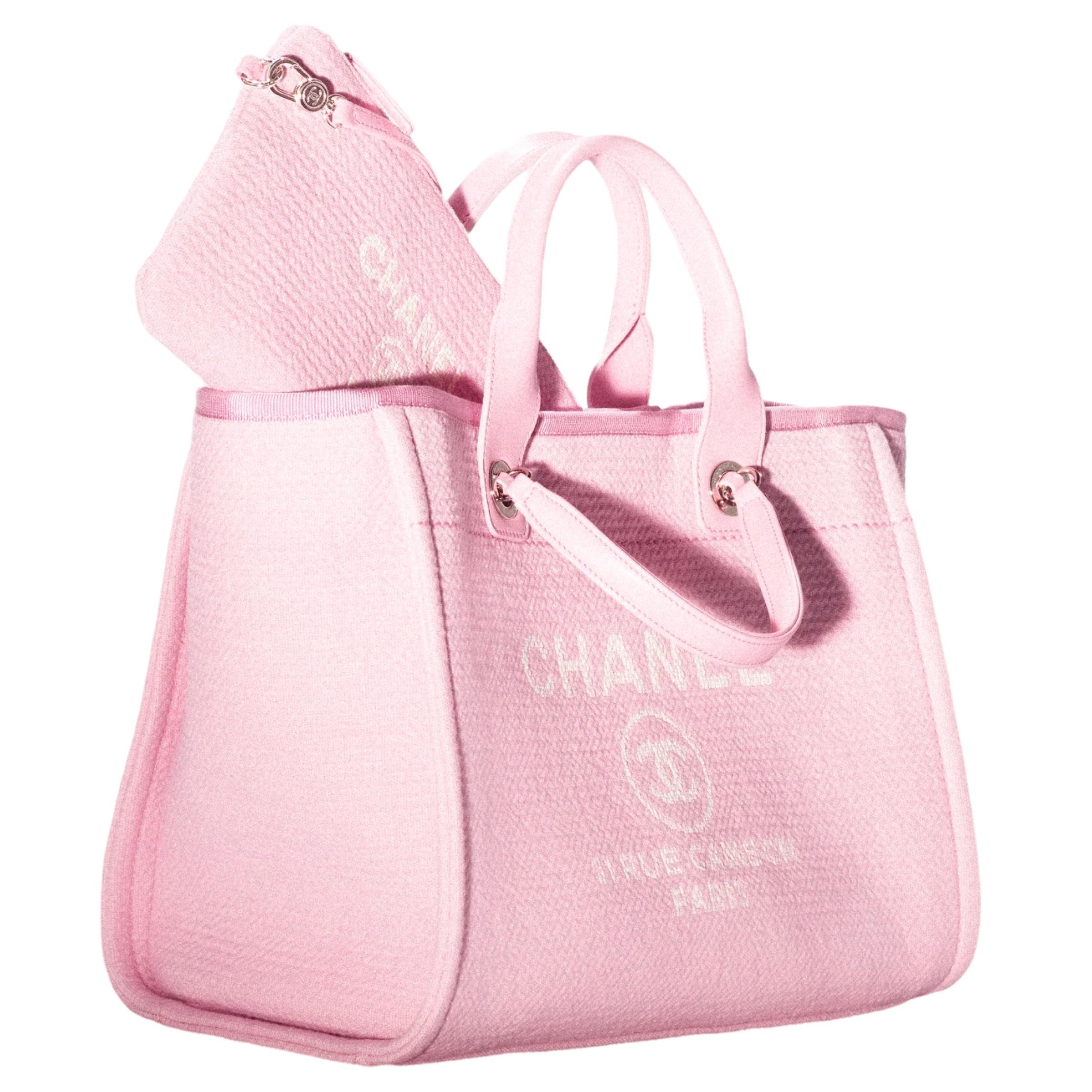 NEU Chanel Kleine kleine Deauville Einkaufstasche Rosa Boucle Silber Hardware Tote Bag im Zustand „Neu“ im Angebot in San Marcos, CA