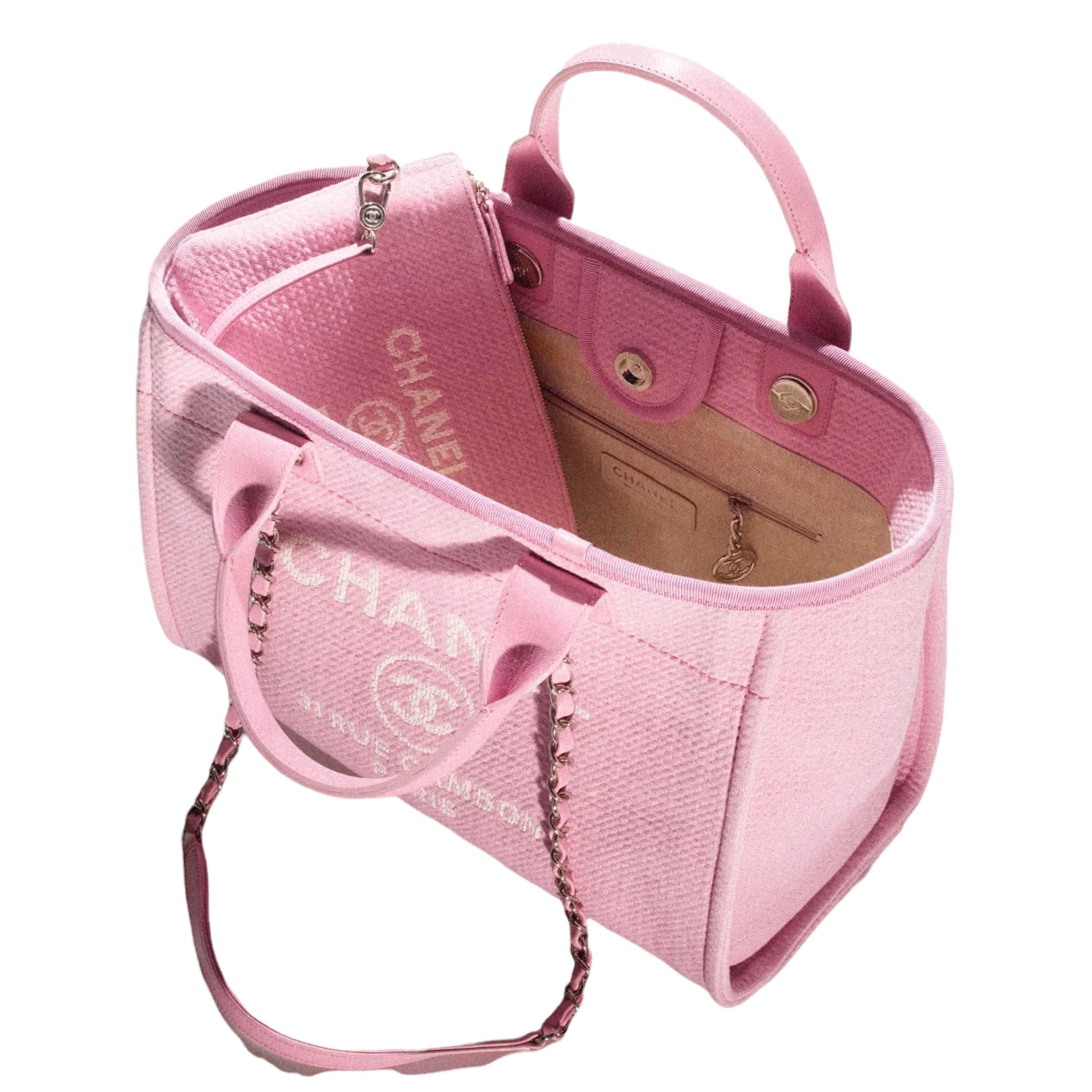 NEU Chanel Kleine kleine Deauville Einkaufstasche Rosa Boucle Silber Hardware Tote Bag Damen im Angebot