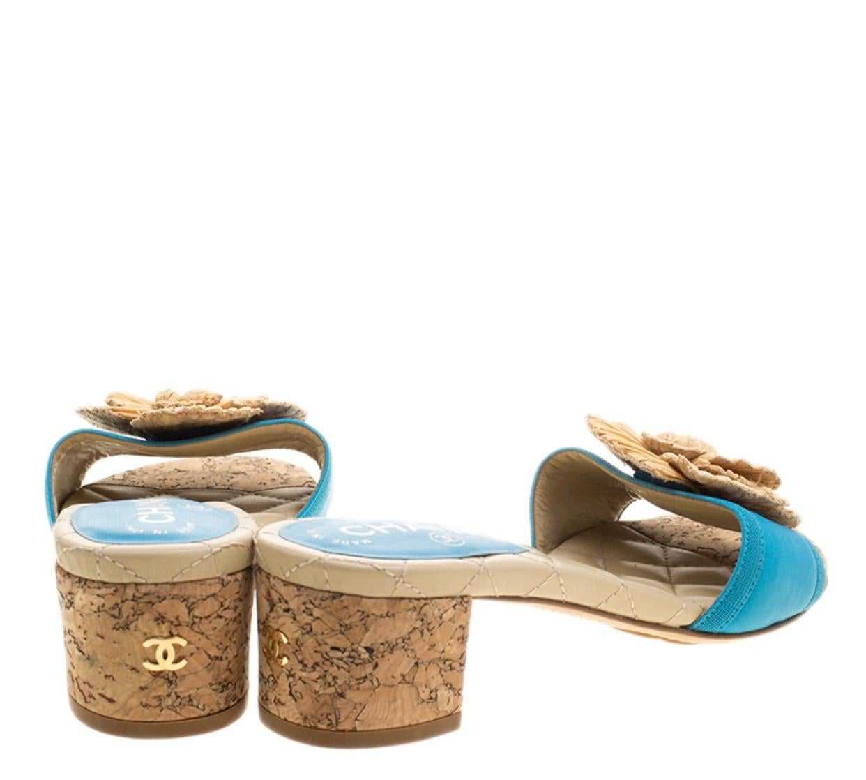 NEW Chanel Turquoise Cork Camellia Straw Details Slide Sandals Heels CC Logo 37 For Sale 2