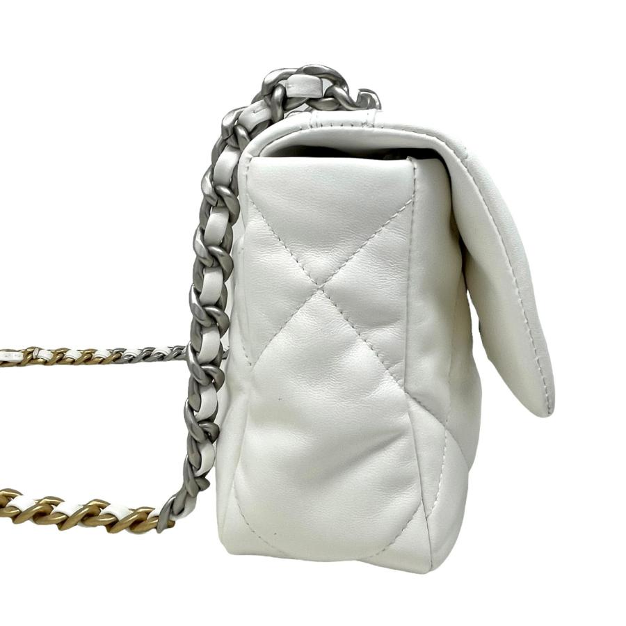 NEW Chanel White Small 22S Lambskin Chanel 19 Flap Bag Crossbody Shoulder Bag For Sale 1