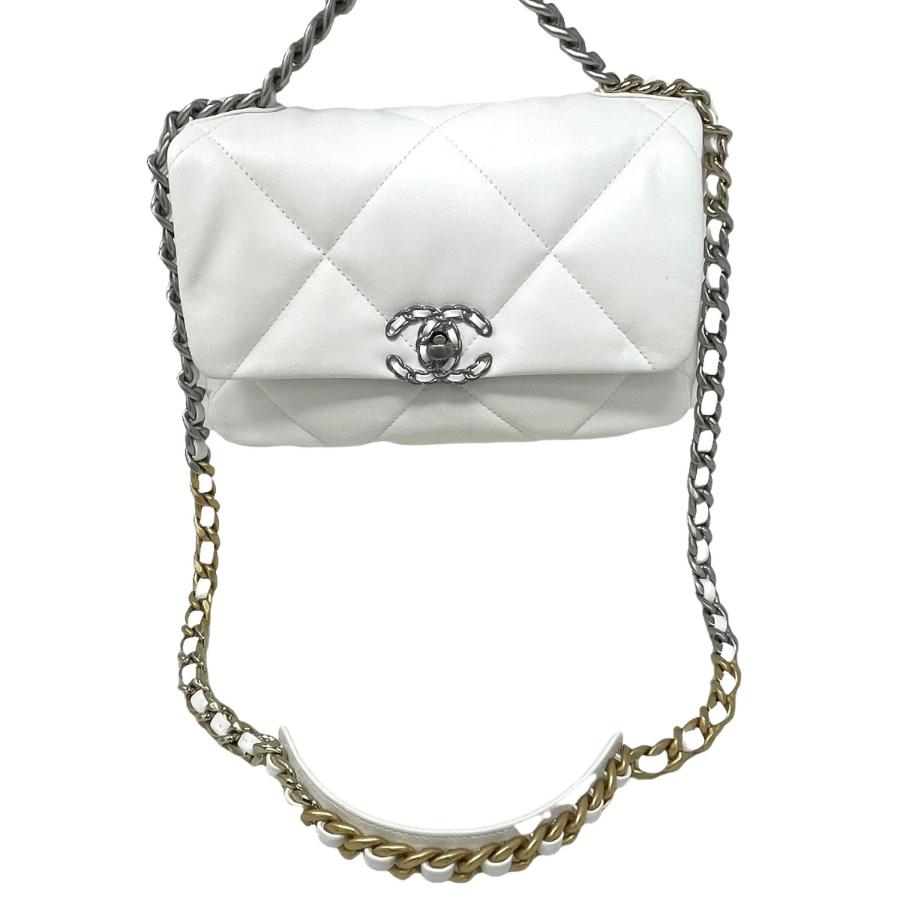 NEW Chanel White Small 22S Lambskin Chanel 19 Flap Bag Crossbody Shoulder Bag For Sale 2