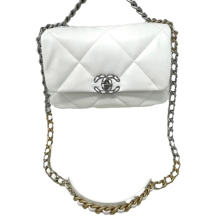 Chanel 19 Flap Bag Size Small White Leather ref.358263 - Joli Closet