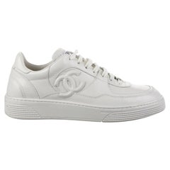¡NUEVO! Zapatillas deportivas de piel de becerro con el logotipo CC de Chanel para mujer - Todas las tallas