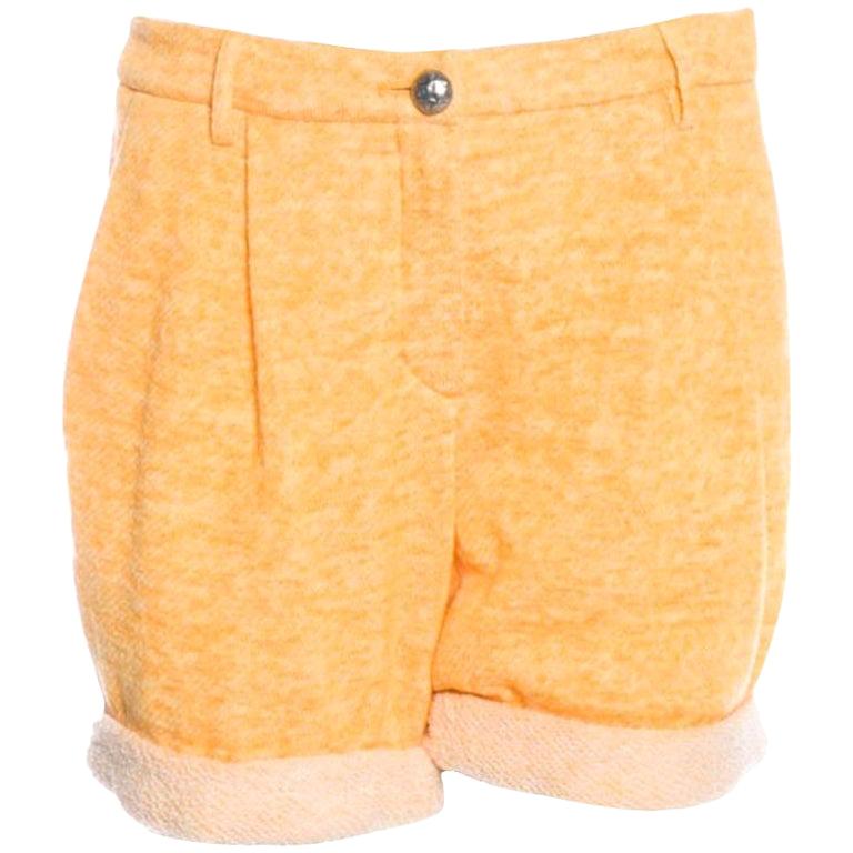Women's UNWORN Chanel Yellow Shorts Hot Pants Trousers with CC Logo Button 36