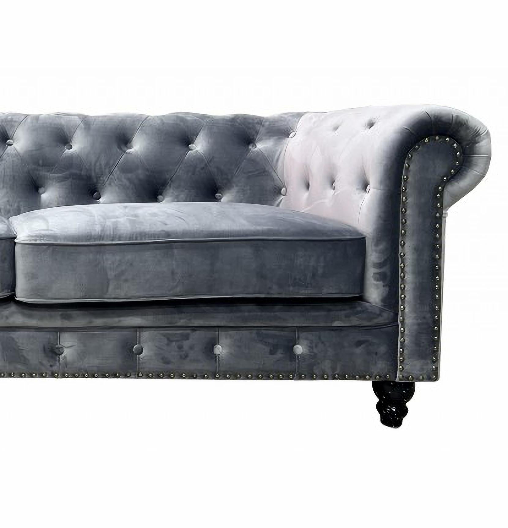 Chester Premium 3-seater sofa, green velvet upholstery

-Design sofa, 3 seats.

-Made with a solid wooden structure.

-High density polyurethane foam.

-Upholstered in navy blue velvet fabric

-2-seater sofa to match, optional

-Other
