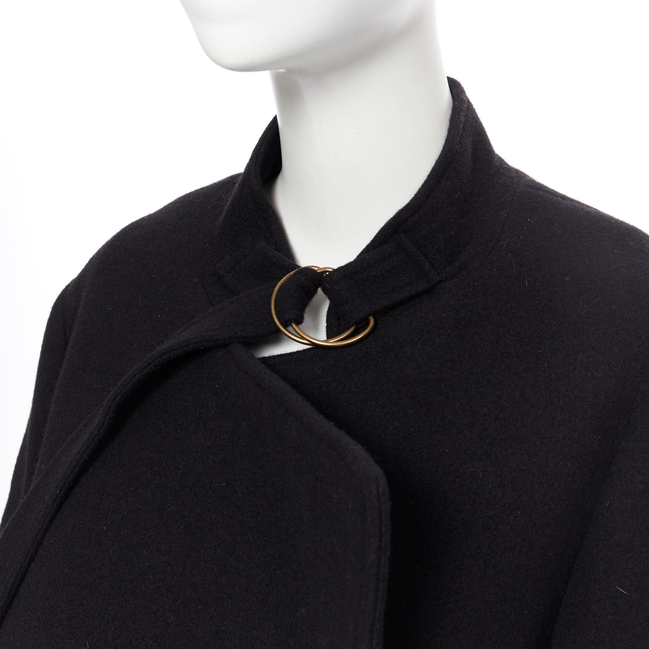 nuevo CHLOE negro lana virgen angora solapa ancha abrigo capullo oversize FR34
Marca Chloe
Model Name / Style: Abrigo de lana
Material: Mezcla de lana
Color: Negro
Patrón: Sólido
Cierre: Botón
Detalle extra: Manga larga. Escote con cuello. Cuello