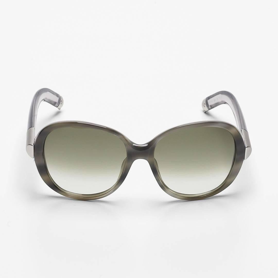 Nuevas Gafas de Sol Chloe Cuerno Tortuga Con Lucite Con Estuche y Caja en venta 1
