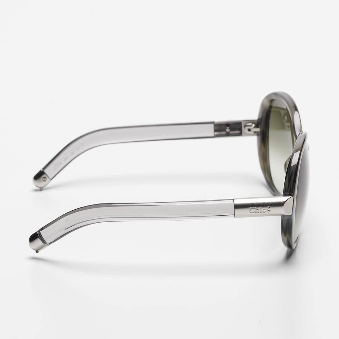 Nuevas Gafas de Sol Chloe Cuerno Tortuga Con Lucite Con Estuche y Caja en venta 2