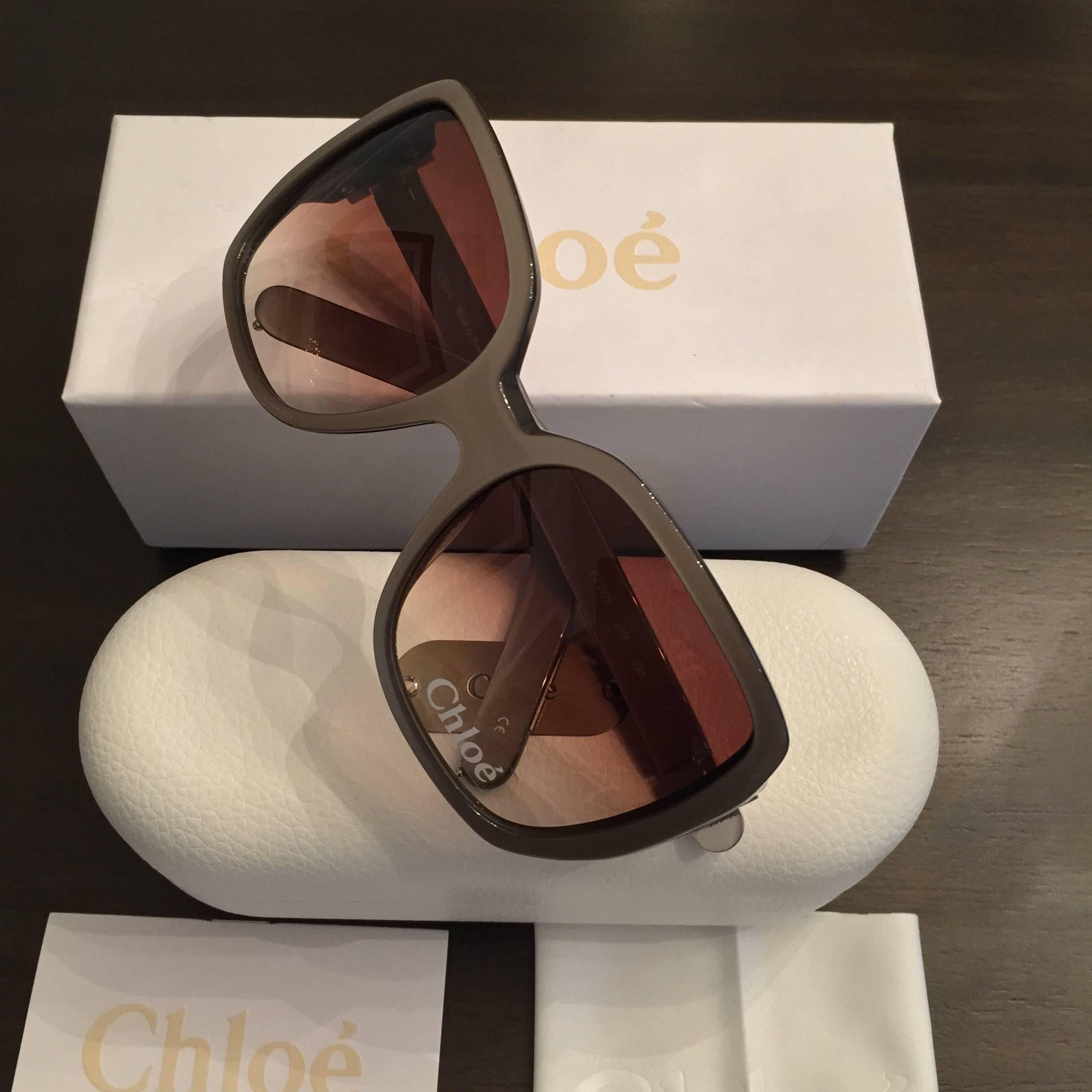 New Chloe Silver Beige Sunglasses With Case & Box In New Condition In Leesburg, VA