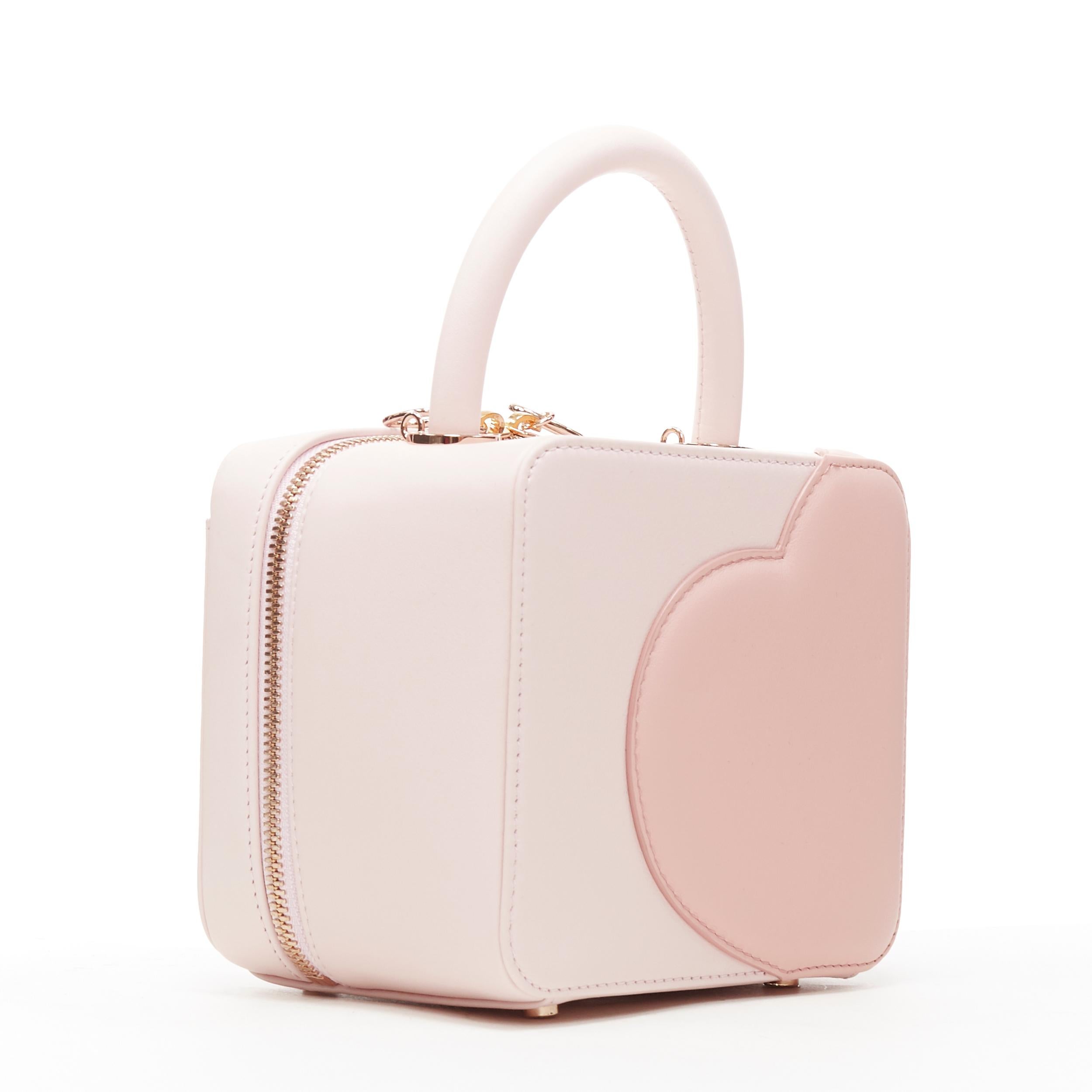 new CHOPARD Green Carpet Chloe Sevigny pink heart leather box vanity bag 
Brand: Chopard
Designer: Chloe Sevigny
Model Name / Style: Green Carpet bag
Material: Leather
Color: Pink
Pattern: Solid
Closure: Zip
Extra Detail:
Made in: Italy
Estimated
