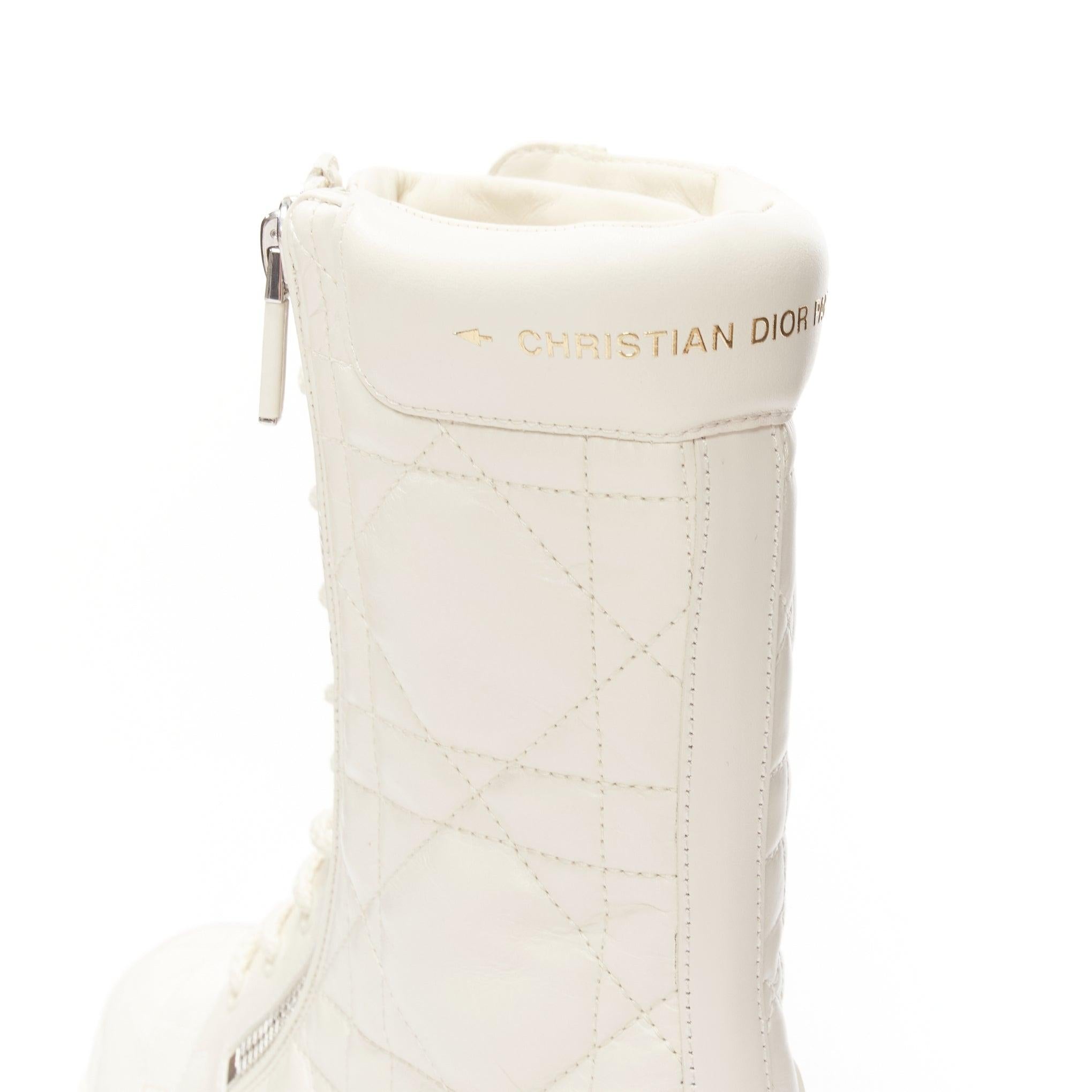 new CHRISTIAN DIOR 2023 D-Leader white Cannage quilted leather ankle boots EU38 For Sale 2