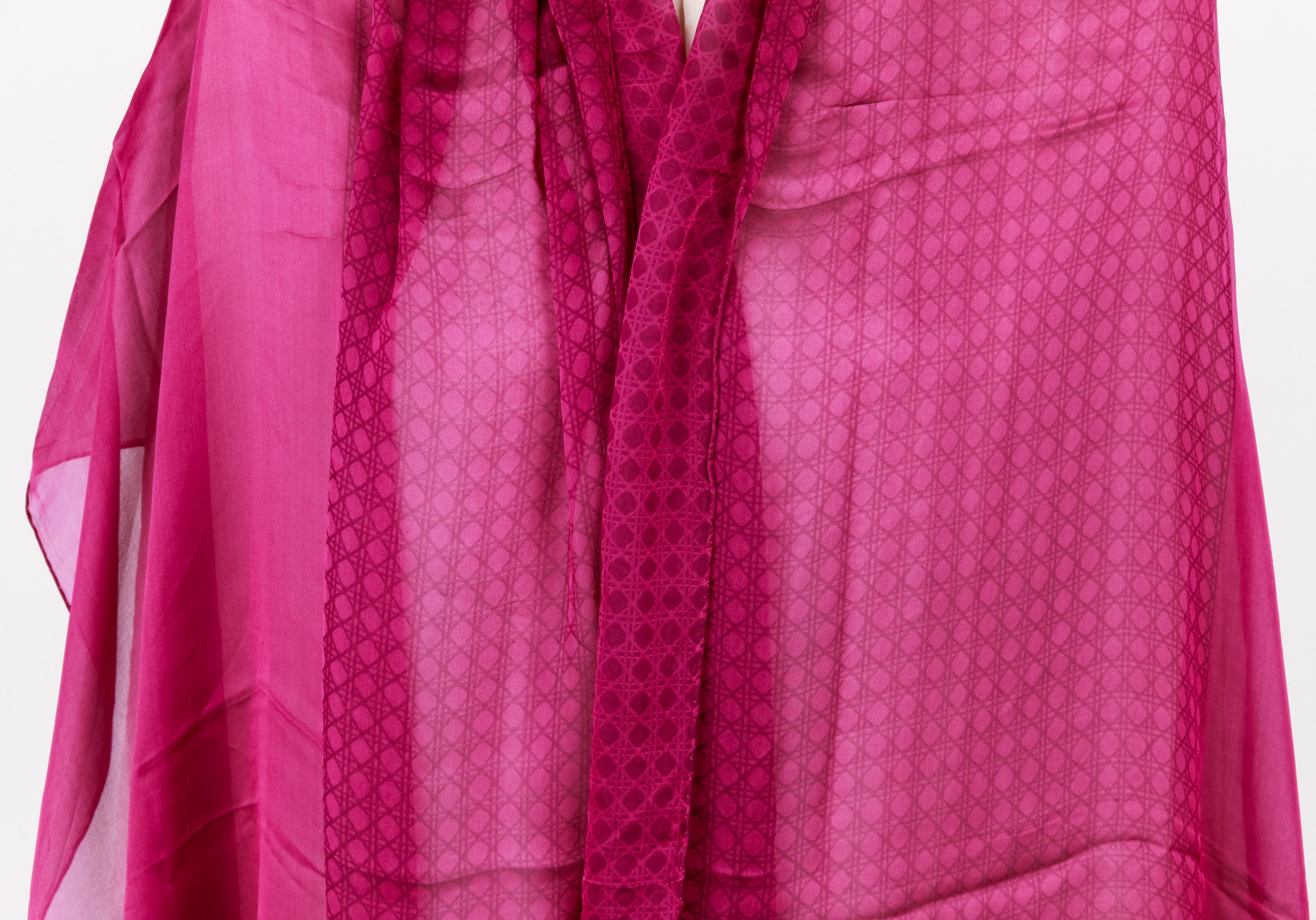 New Christian Dior Purple Quilted Silk Stol Scarf
100% silk chiffon
 27