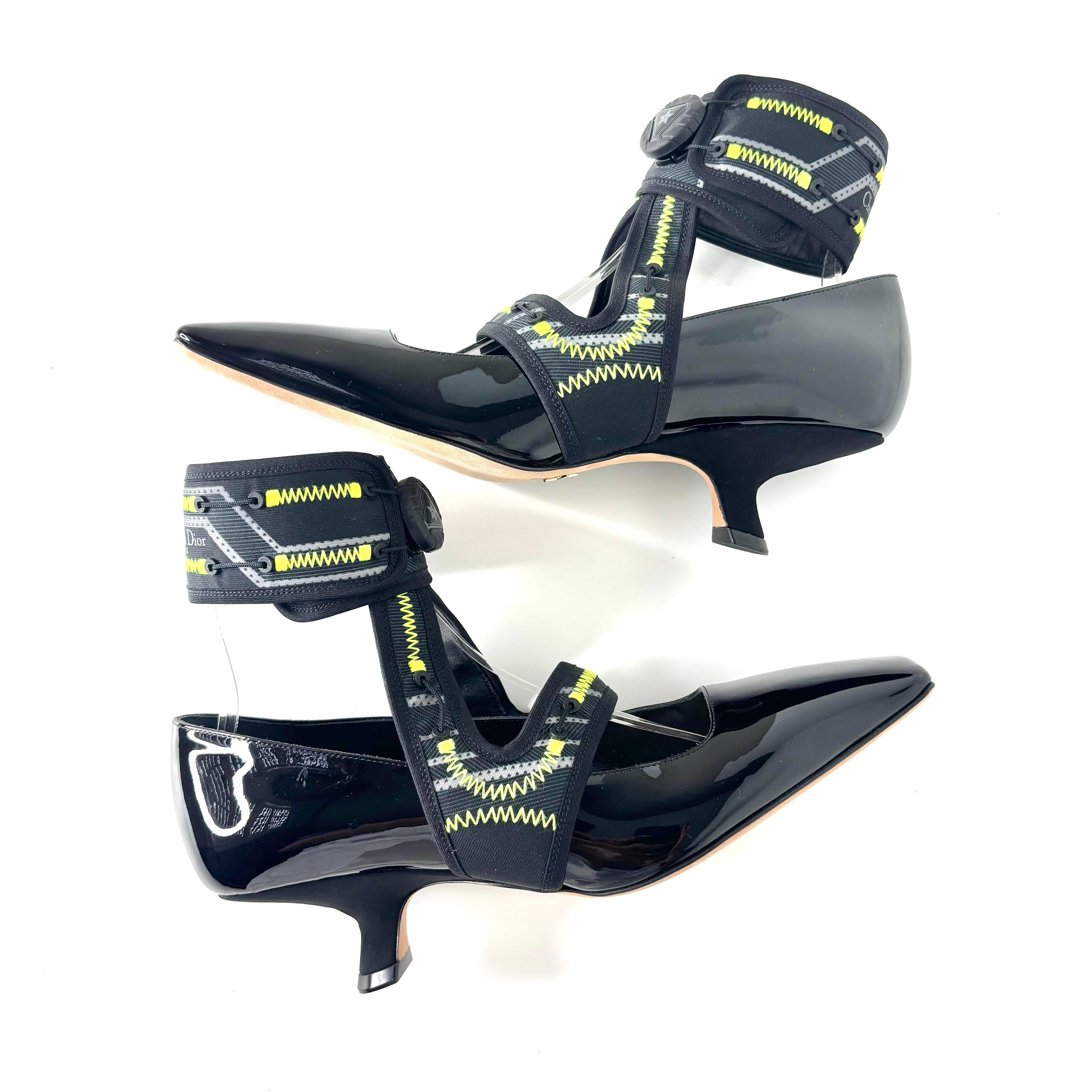 NUOVO Christian Dior x Roger Vivier Pumps in vernice nera 39,5 In condizioni Nuovo in vendita a Mechanicsville, VA