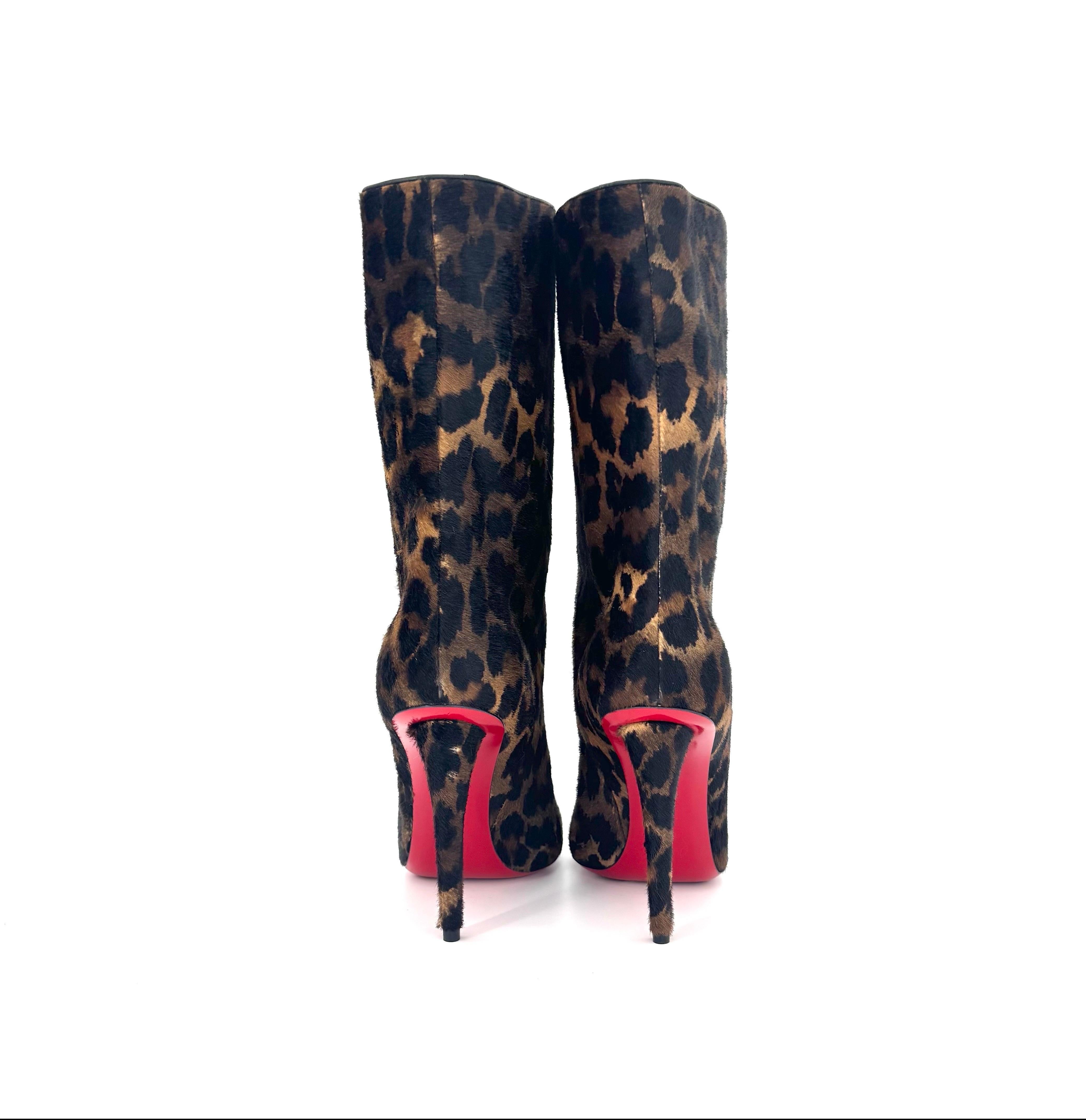 NUEVO Christian Louboutin Botín Astrilarge 100 Botas de tacón con estampado de leopardo 36.5 en Excelente estado para la venta en Mechanicsville, VA