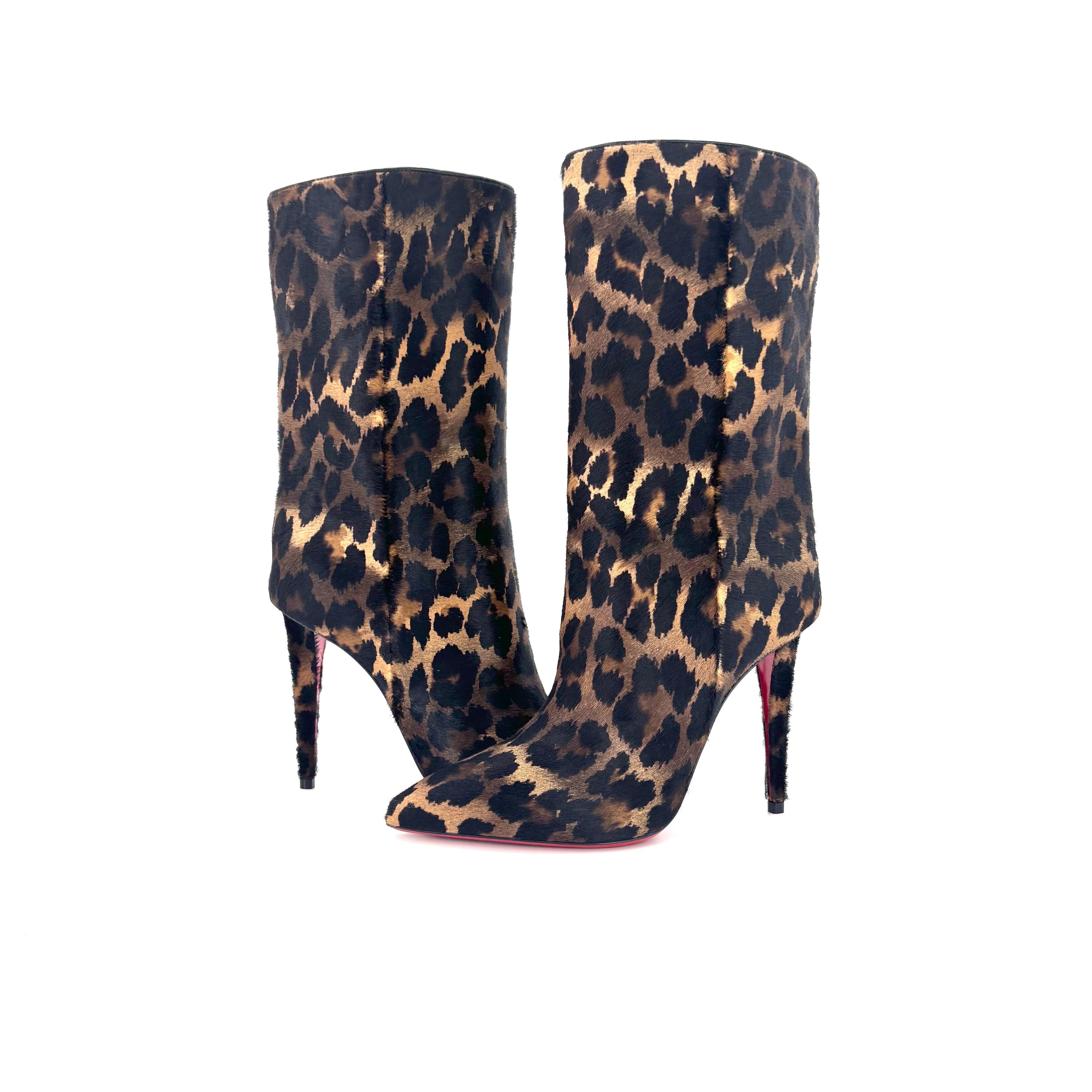 NUEVO Christian Louboutin Botín Astrilarge 100 Pony  Botas con estampado de leopardo 37.5 Negro en venta