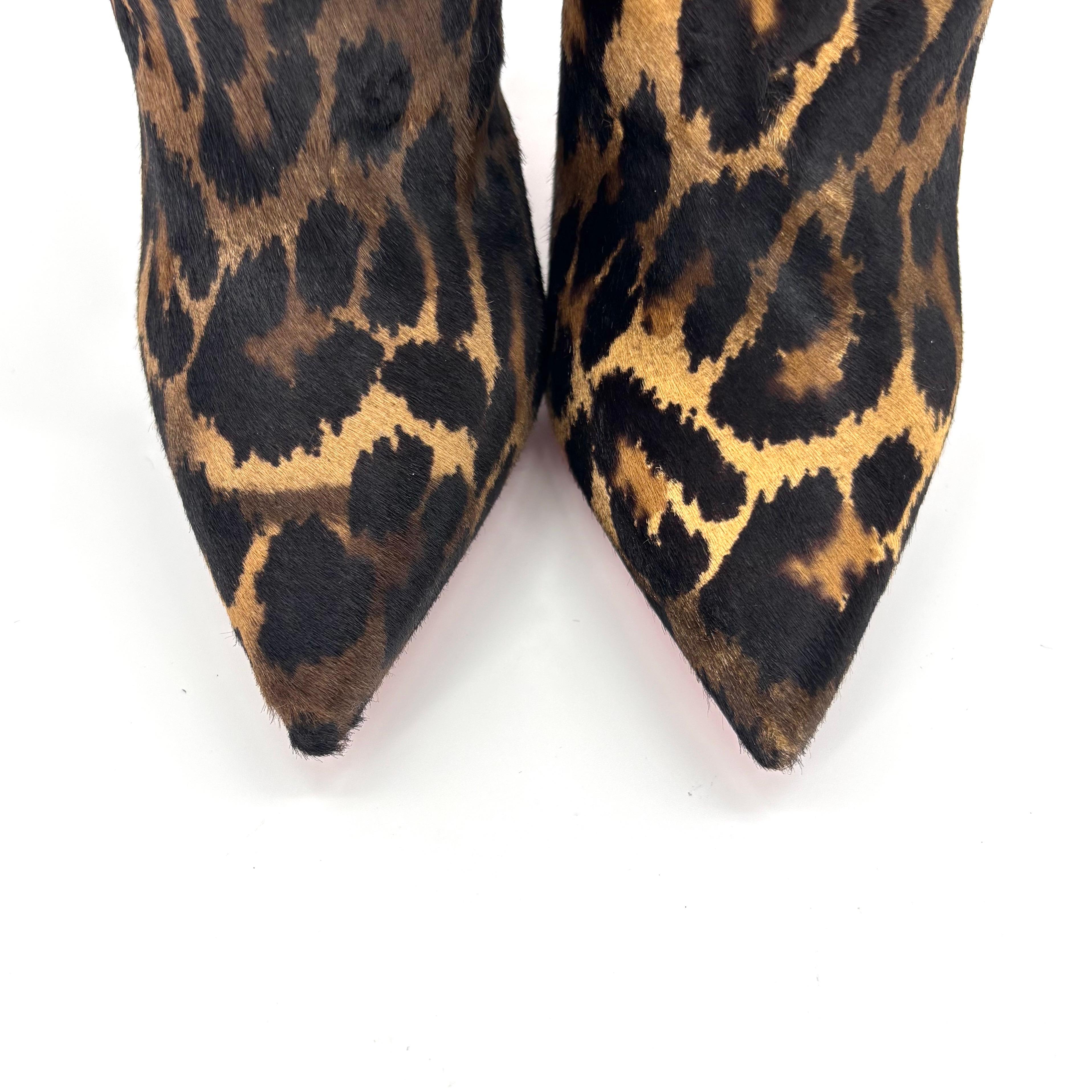 NEW Christian Louboutin Astrilarge Botta 100 Leopard Print Pointed Toe Stiefel 36 im Angebot 2