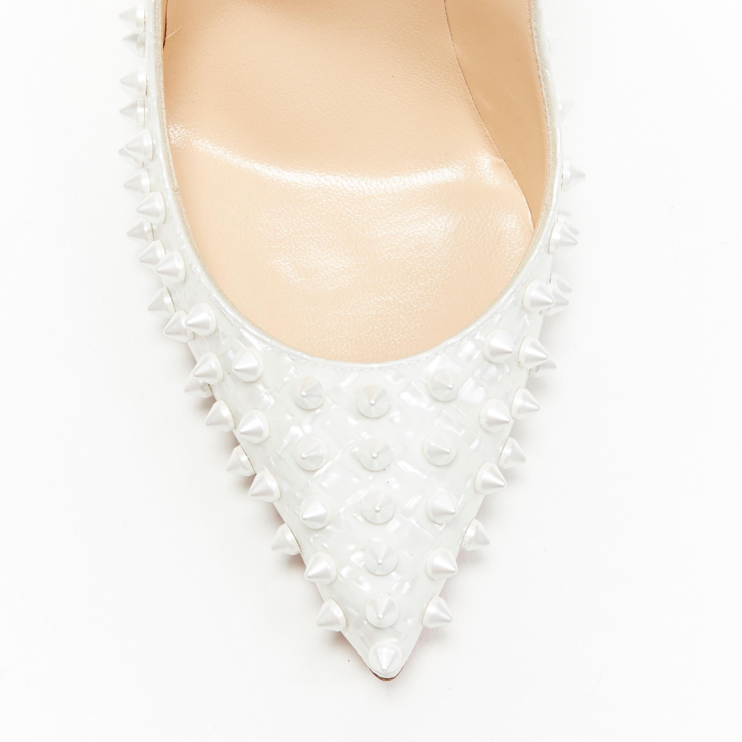new CHRISTIAN LOUBOUTIN Follies Spikes pearl white spike stud patent pump EU39.5 In New Condition In Hong Kong, NT