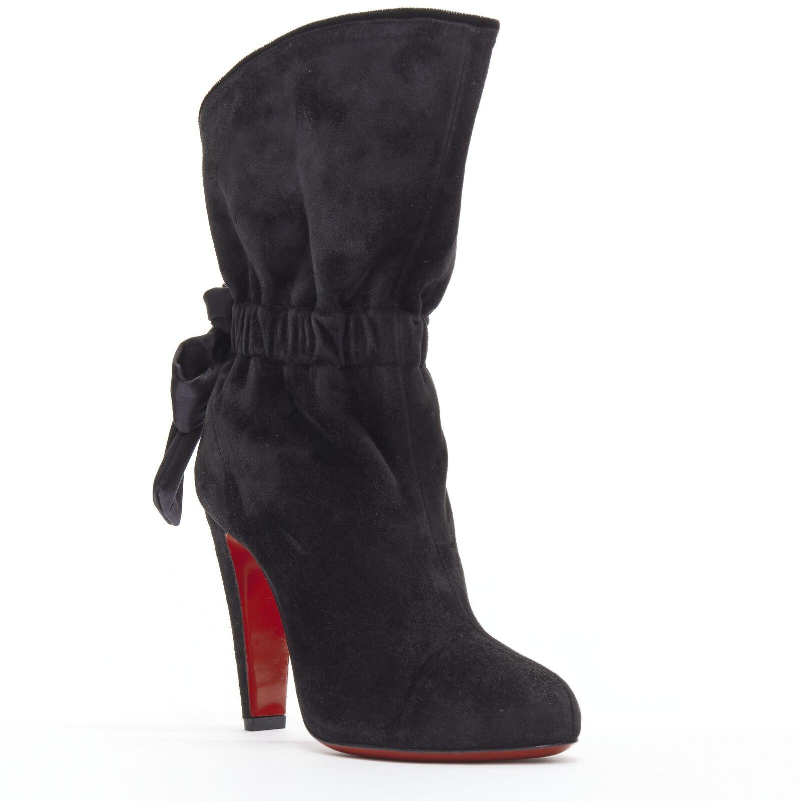 new CHRISTIAN LOUBOUTIN Kristofa 100 black bow suede slouchy heel boots EU36
Reference: TGAS/C01479
Brand: Christian Louboutin
Model: Kristofa 100
Material: Suede, Velvet
Color: Black
Pattern: Solid
Closure: Elasticated
Lining: Leather
Extra
