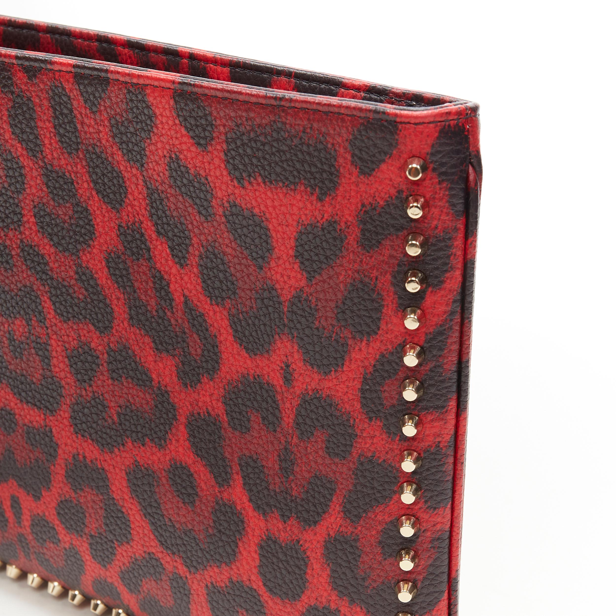 new CHRISTIAN LOUBOUTIN Loubiposh red leopard gold stud  crossbody clutch bag In New Condition In Hong Kong, NT