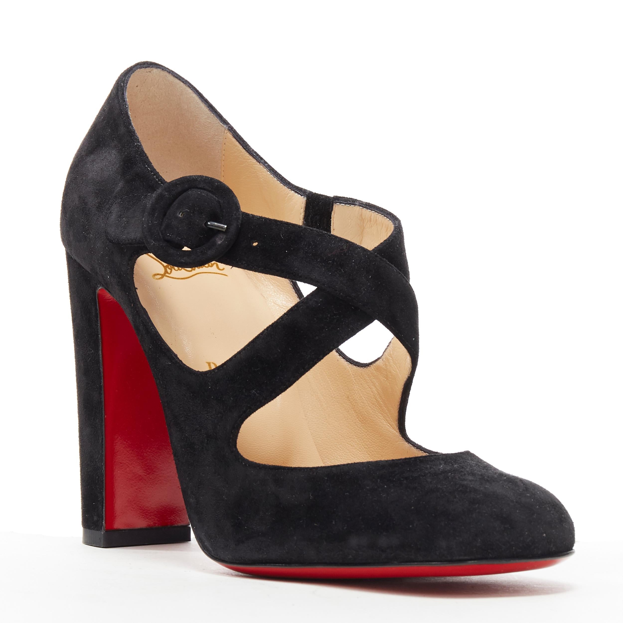 new CHRISTIAN LOUBOUTIN Miss Ellen black suede cross strap chunky heel pump EU37
Brand: Christian Louboutin
Designer: Christian Louboutin
Model Name / Style: Miss Ellen
Material: Suede
Color: Black
Pattern: Solid
Closure: Ankle strap
Extra Detail: