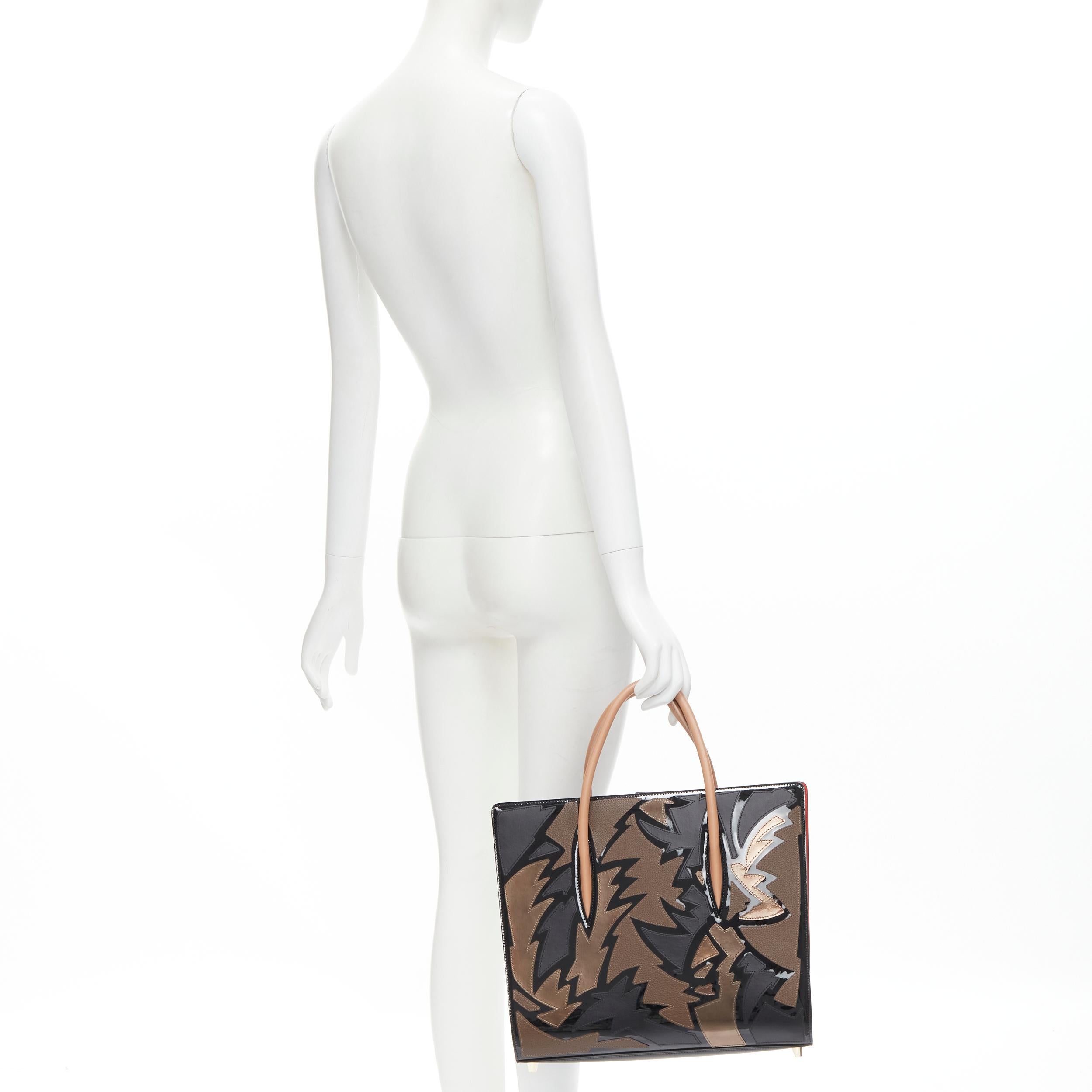 nouveau CHRISTIAN LOUBOUTIN Paloma Grand sac besace noir patchwork mixte à soufflet doré 
Référence : TGAS/B02172 
Marque : Christian Louboutin 
Modèle : Paloma 
MATERIAL : Cuir 
Couleur : Noir 
Motif : Patchwork 
Fermeture : Zip 
Détail