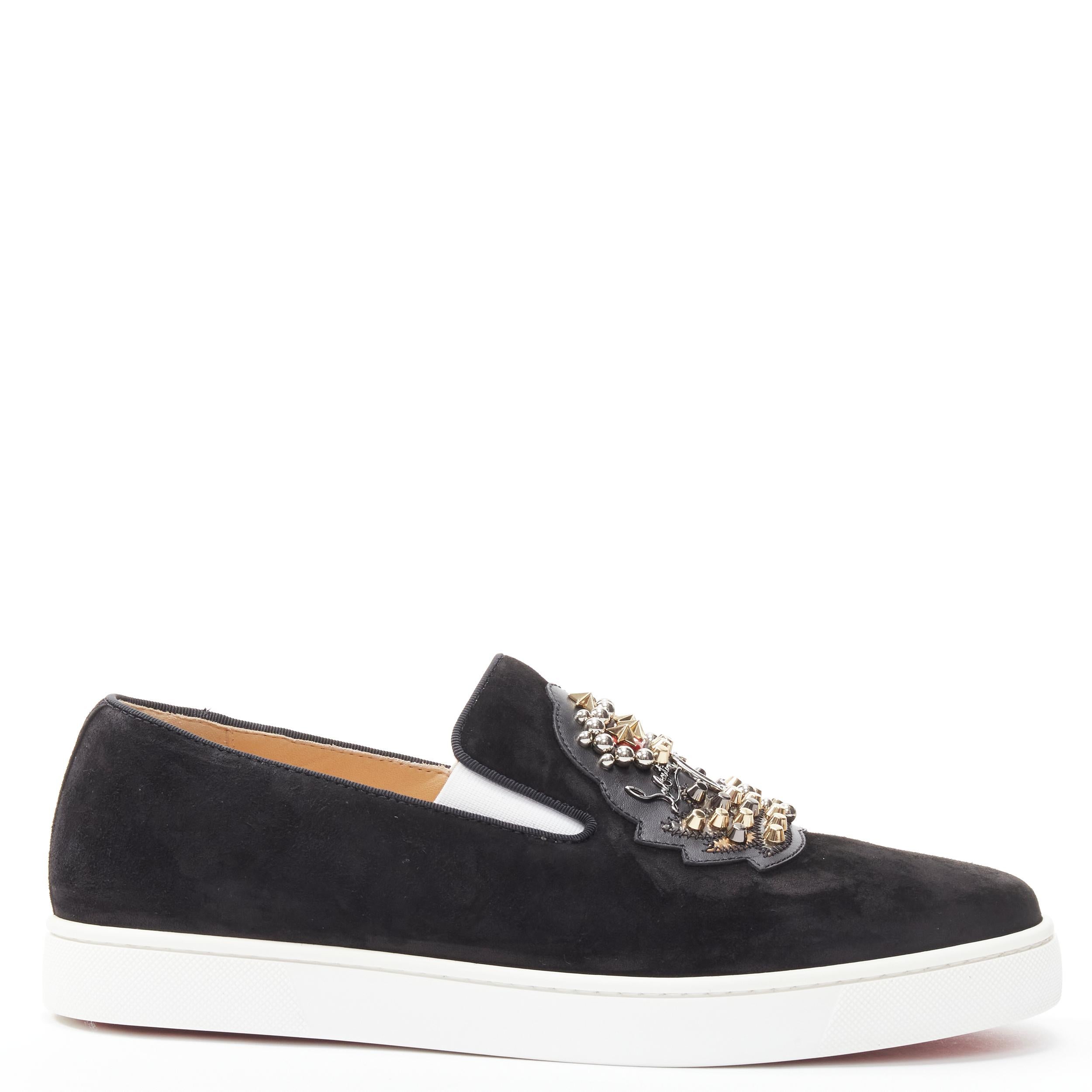 new CHRISTIAN LOUBOUTIN Pik Boat CL crest studded black suede sneaker EU40.5 
Reference: TGAS/B01847 
Brand: Christian Louboutin 
Designer: Christian Louboutin 
Model: Pik Boat 
Material: Suede 
Color: Black 
Pattern: Solid 
Extra Detail: Stud CL