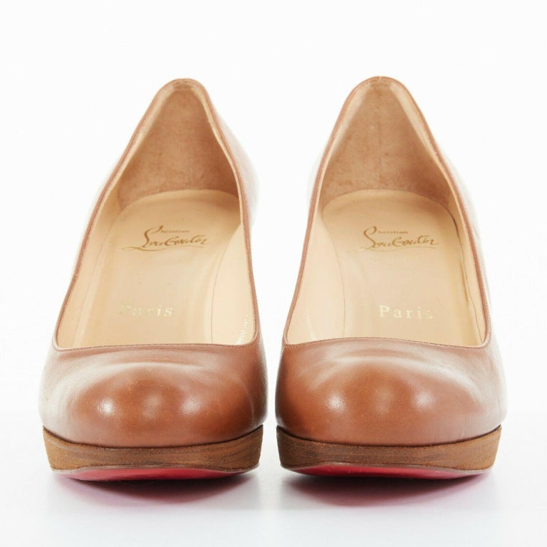 new CHRISTIAN LOUBOUTIN Prorata 90 Wood brown round toe platform heels 37.5 For Sale at 1stdibs