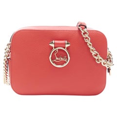 CHRISTIAN LOUBOUTIN - Mini sac bandoulière pour appareil photo en cuir de veau rouge rubis avec logo et logo, état neuf